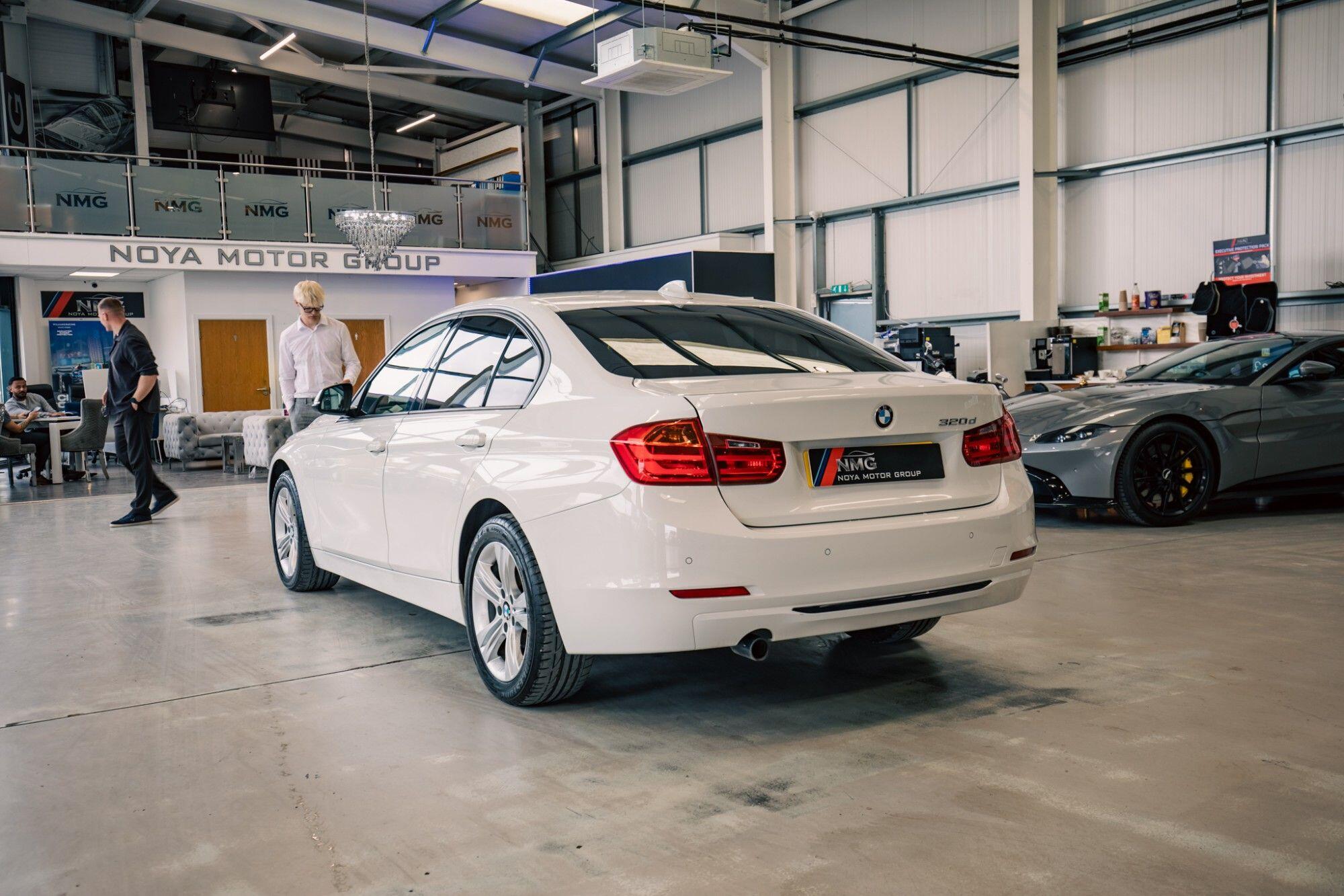 BMW 3 Series view 29