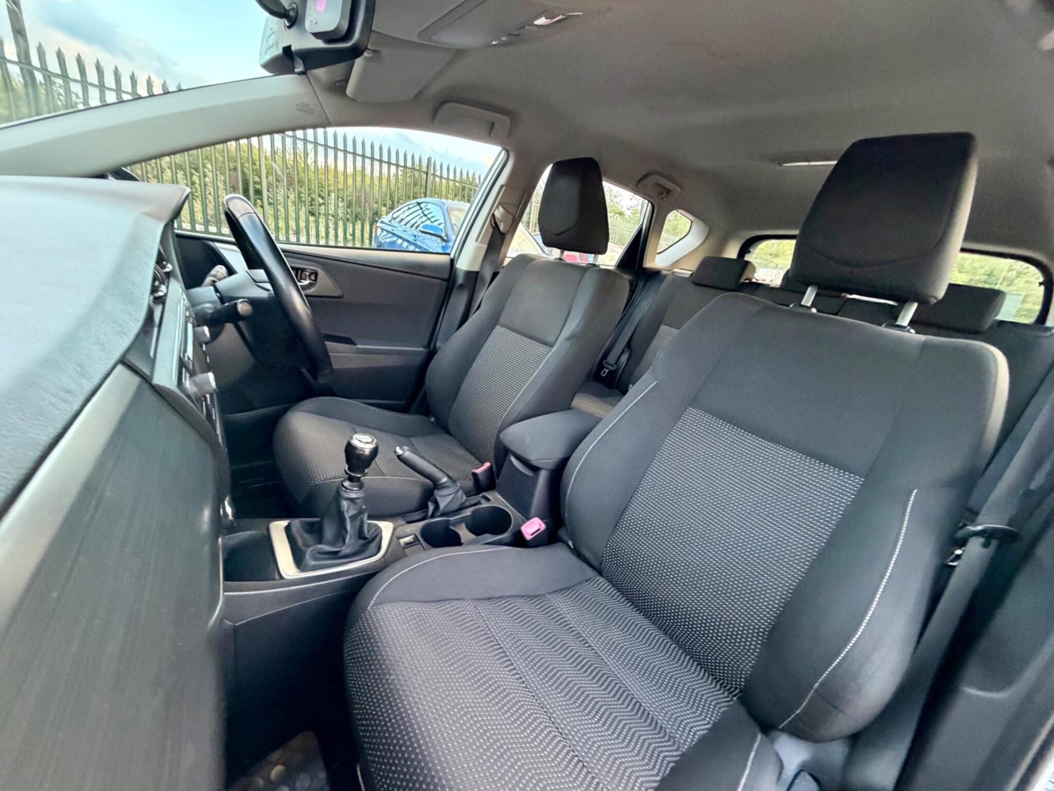 Toyota Auris view 53