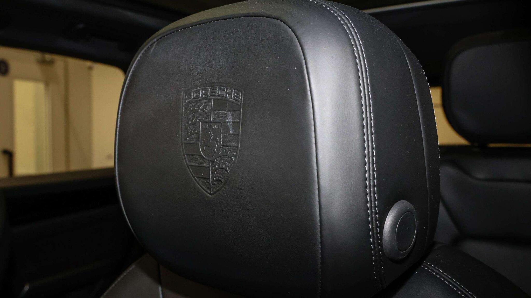 Porsche Cayenne view 15