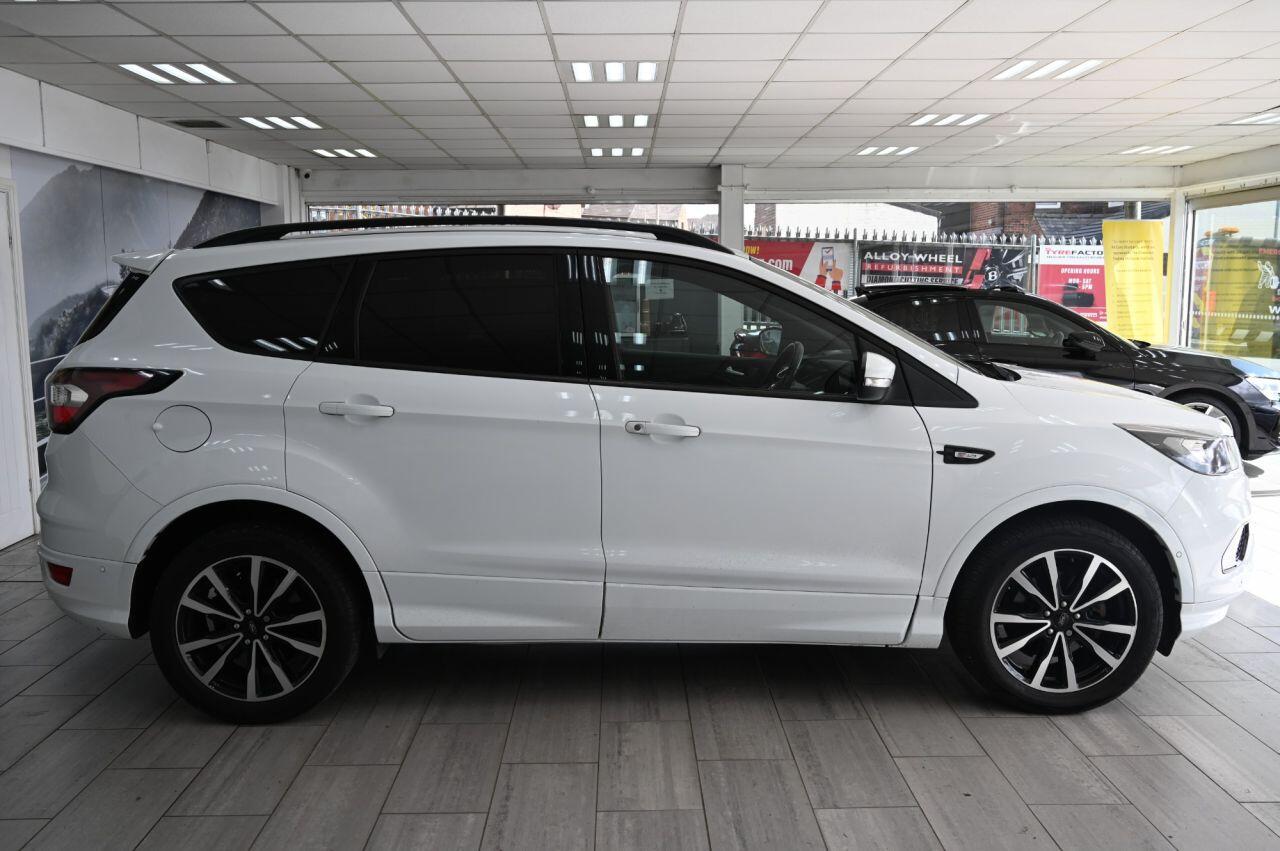 Ford Kuga view 3