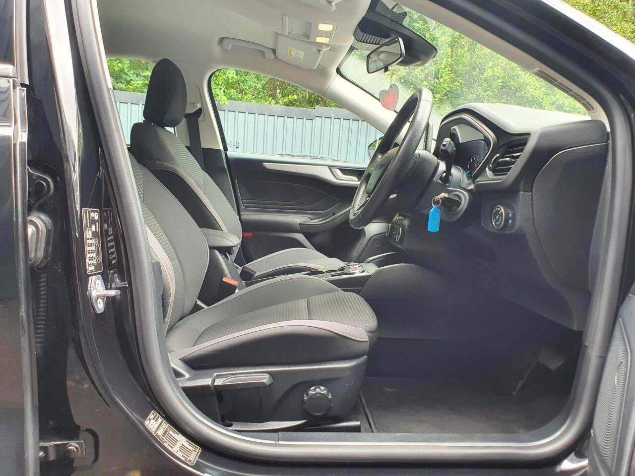Ford Focus view 13