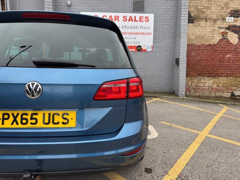 Volkswagen Golf SV view 9