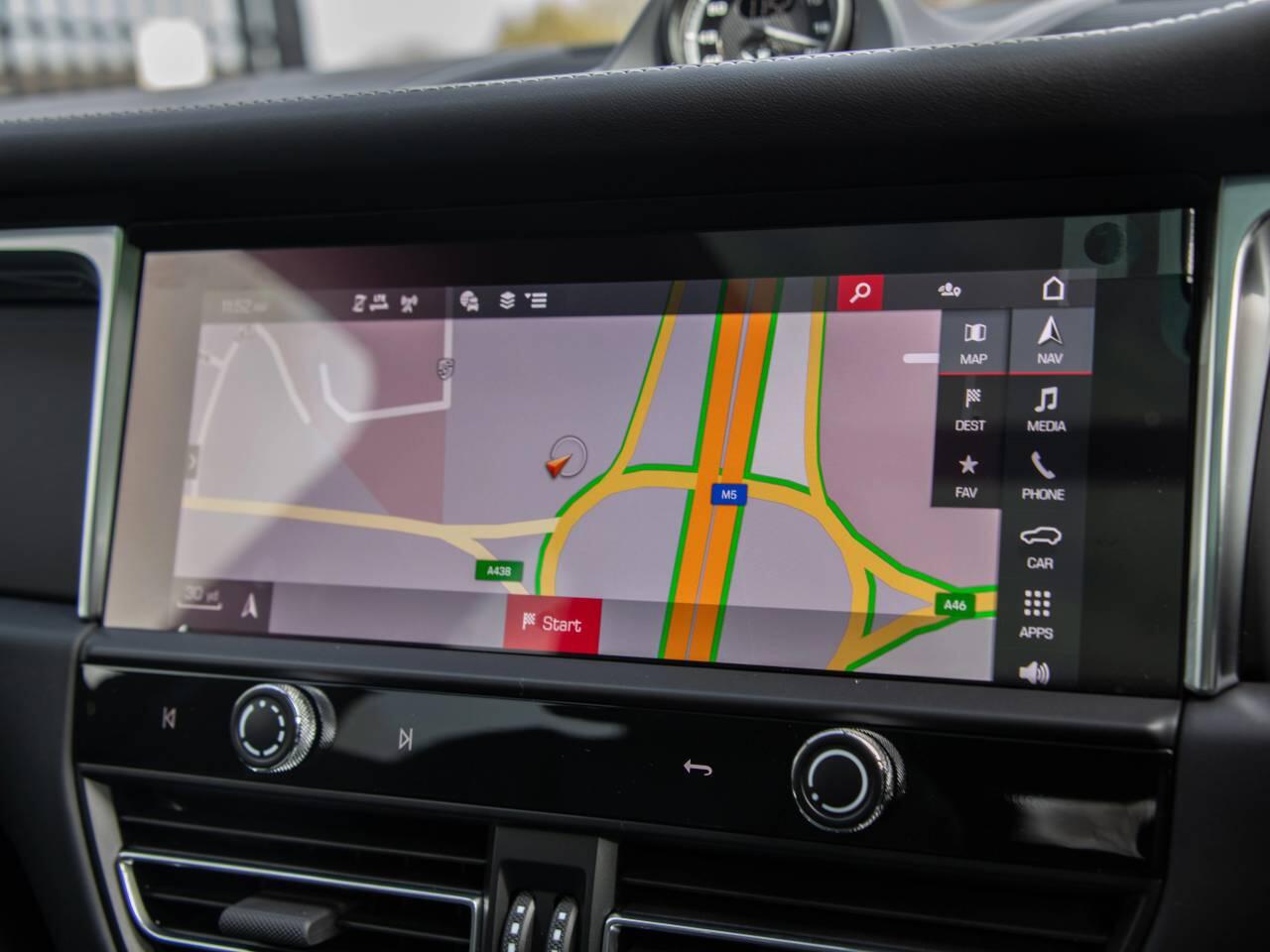 Porsche Macan view 61