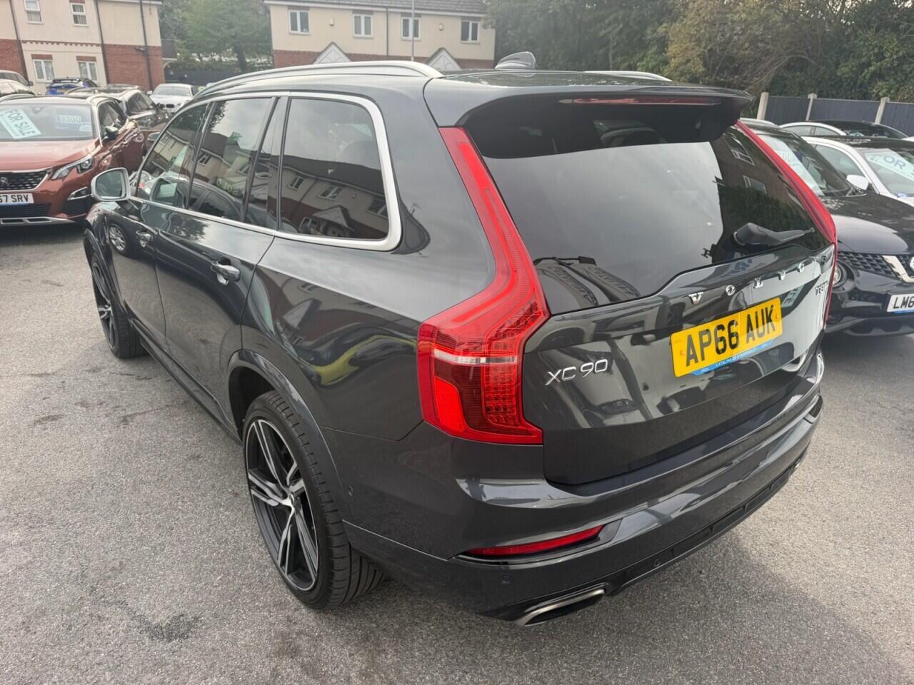 Volvo XC90 view 7