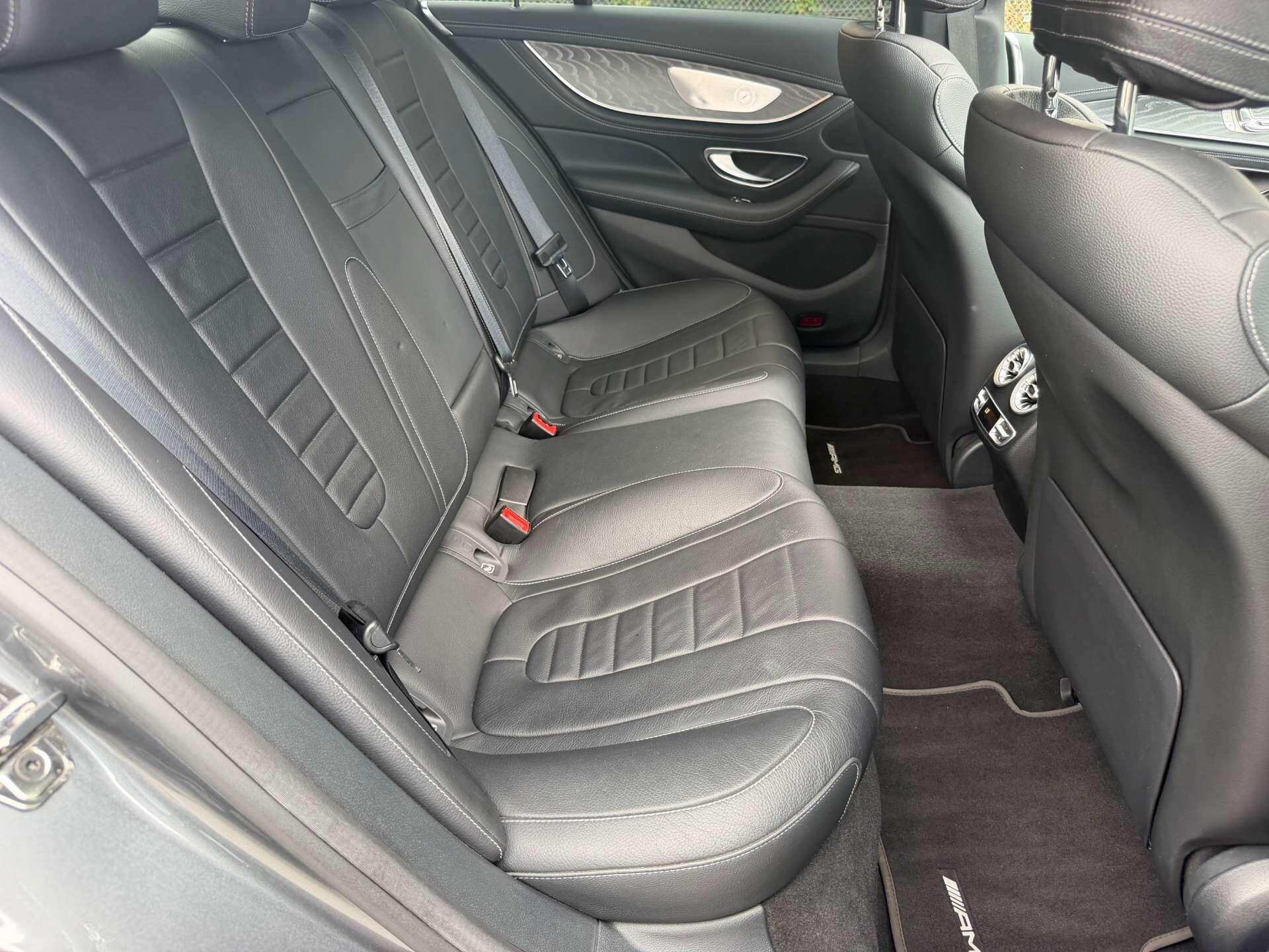 Mercedes-Benz CLS view 32