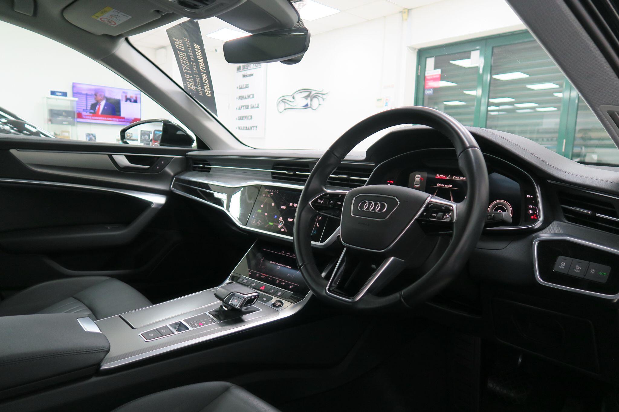 Audi A6 view 10