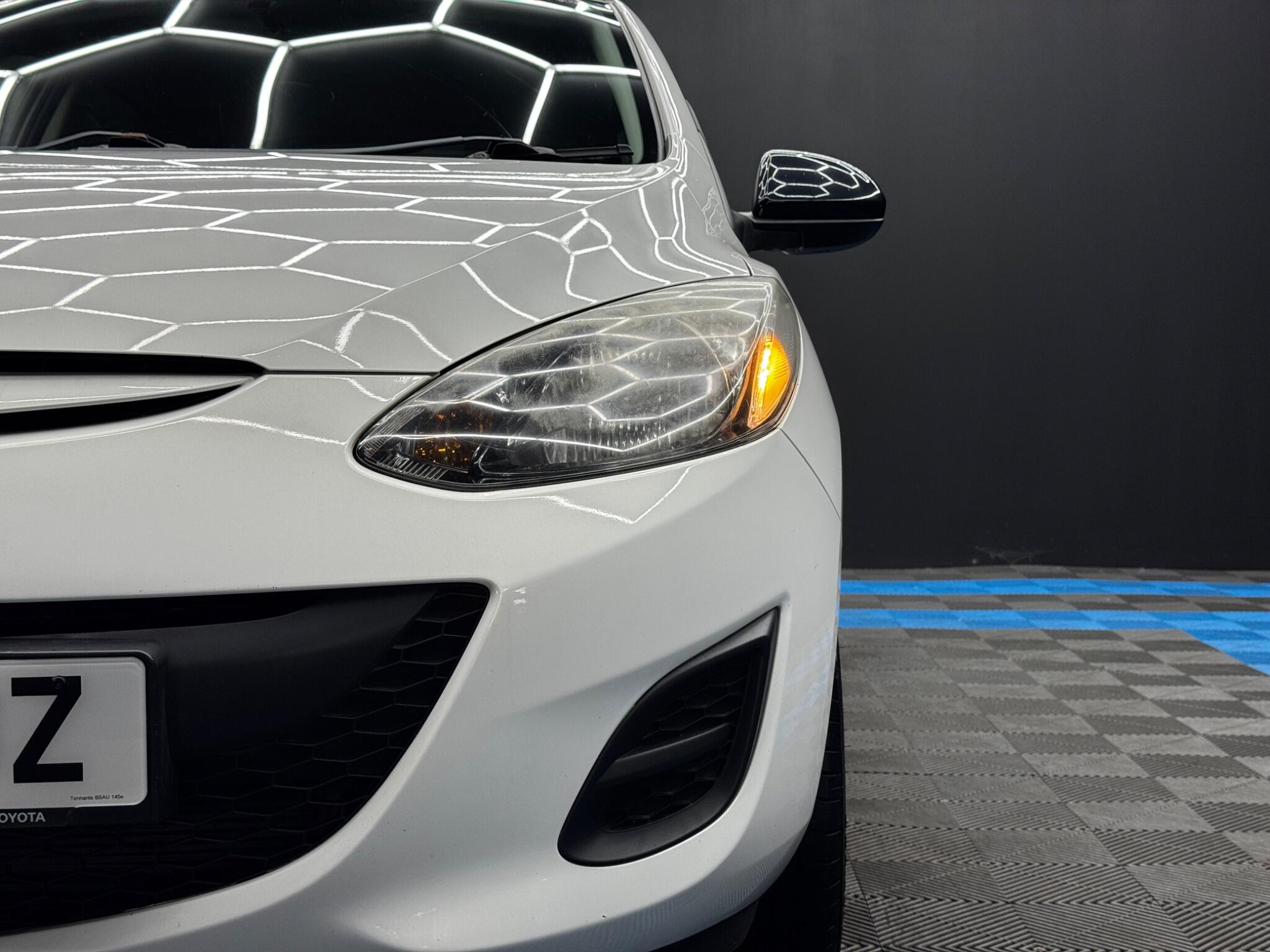 Mazda Mazda2 view 32