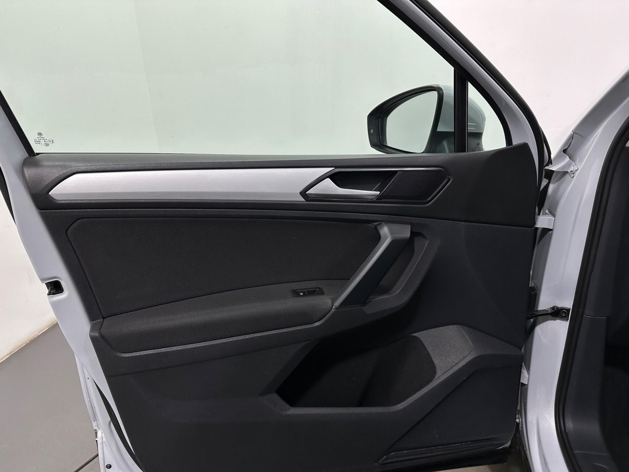 Volkswagen Tiguan view 37
