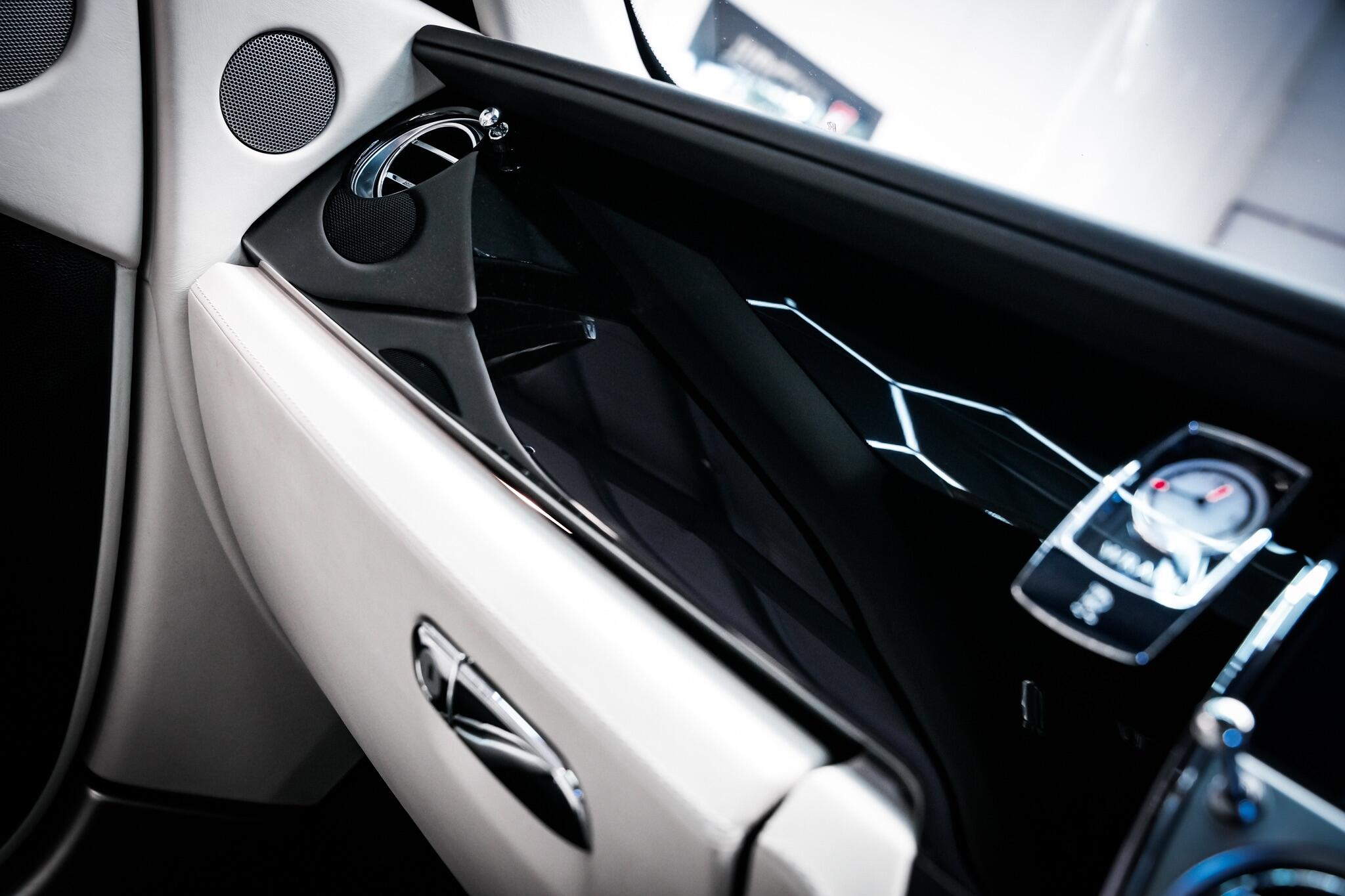 Rolls-Royce Wraith view 57