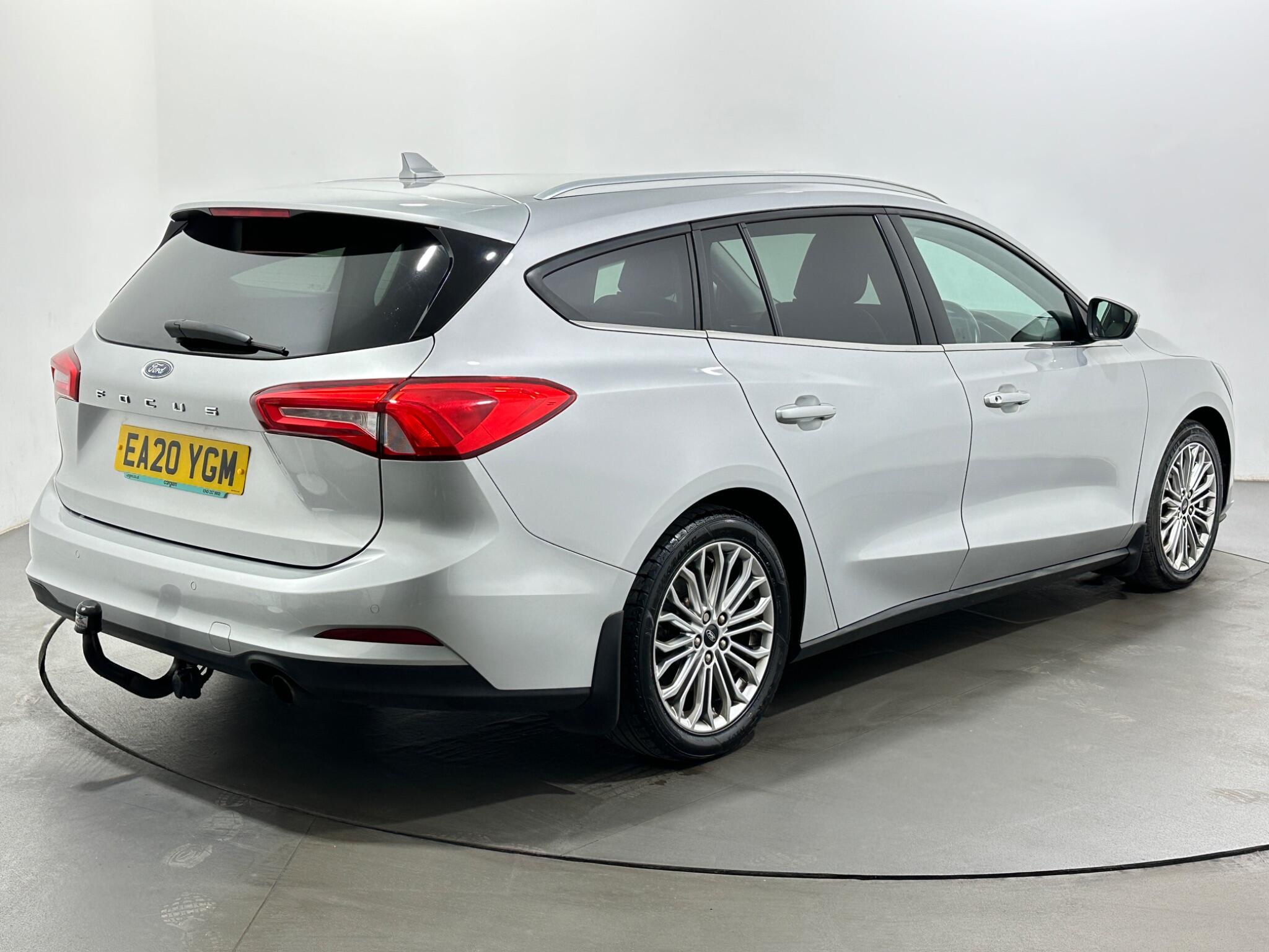 Ford Focus view 8