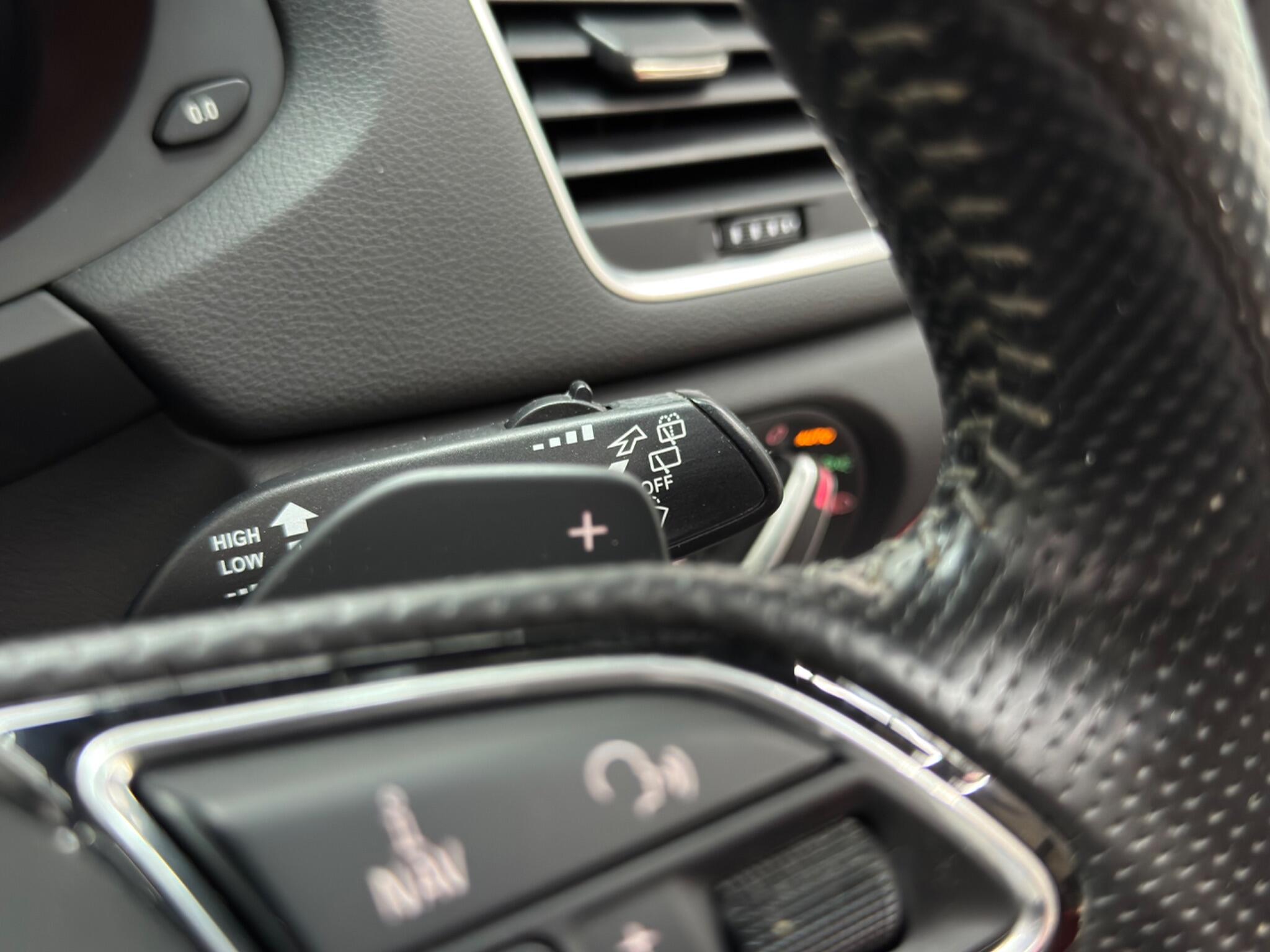 Audi Q3 view 18
