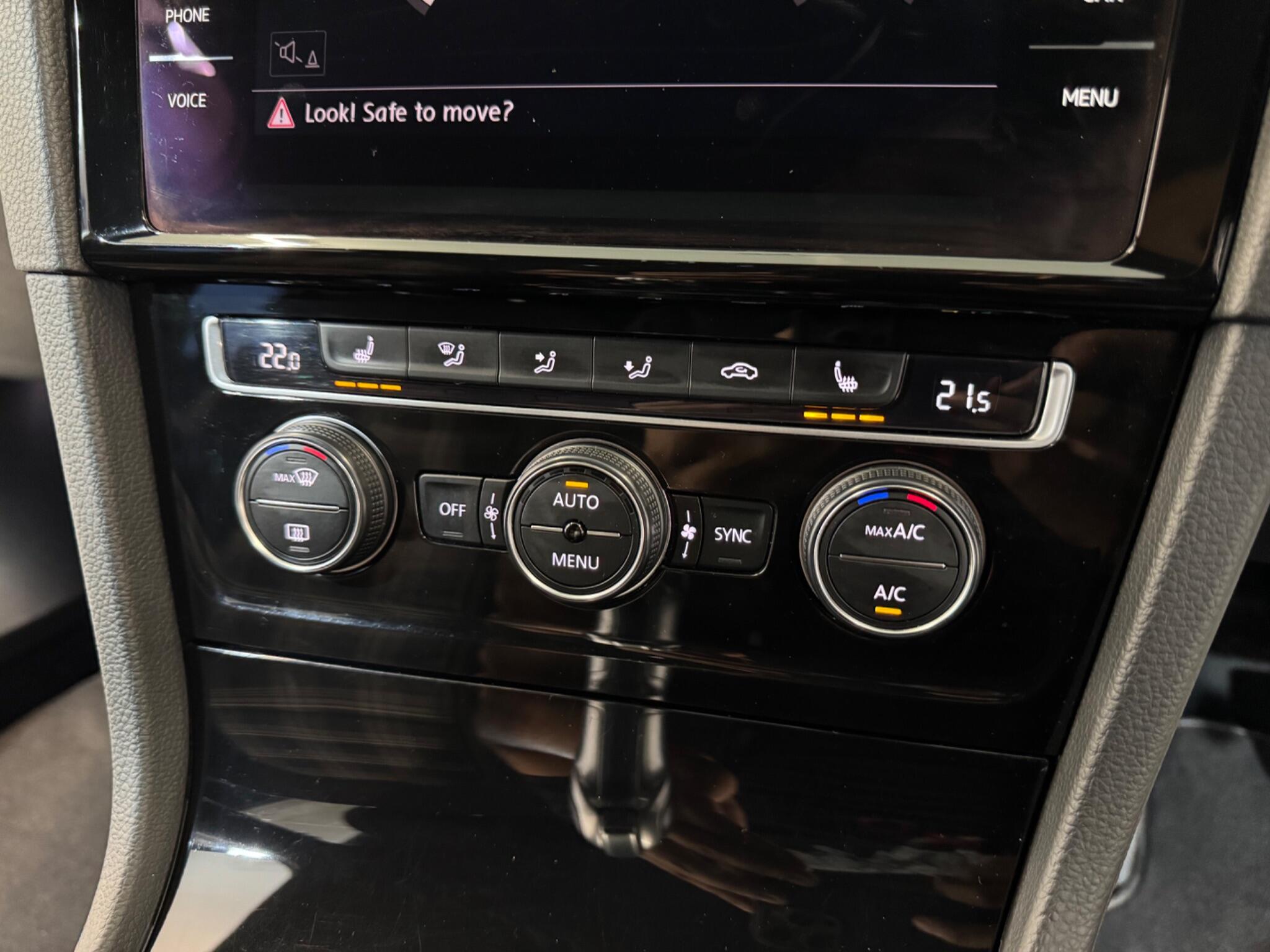 Volkswagen Golf view 42