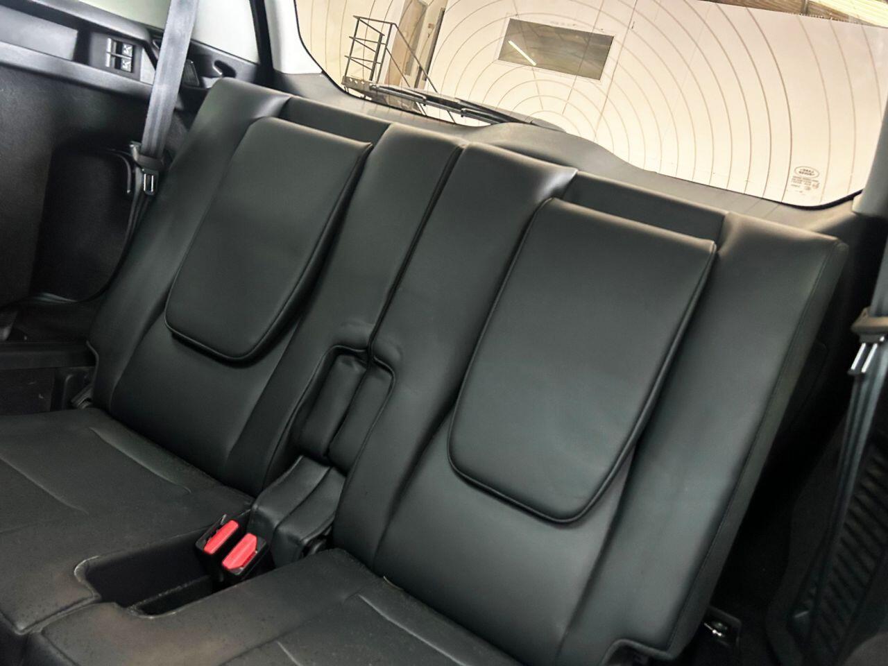Land Rover Discovery Sport view 23