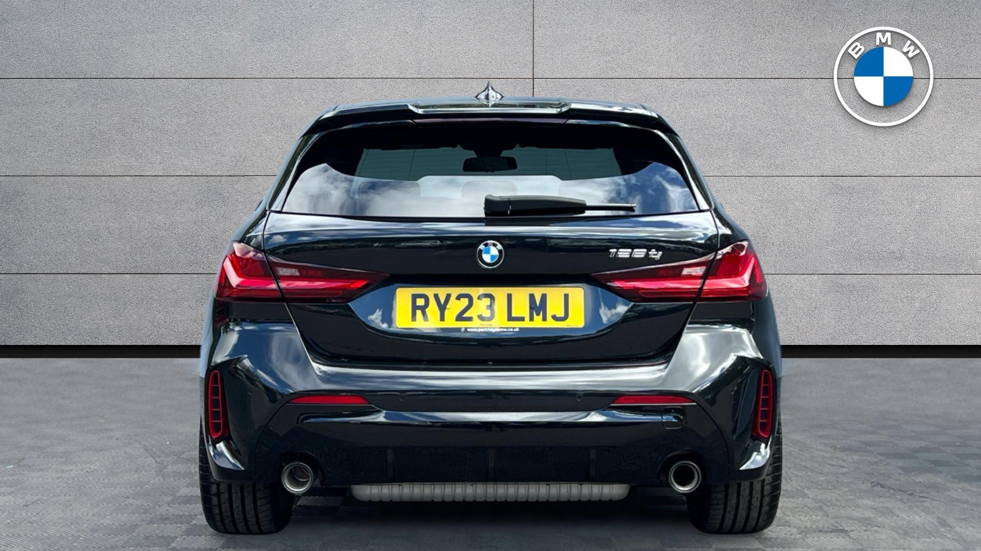 BMW 1 Series view 15