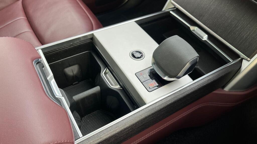 Land Rover Range Rover view 27