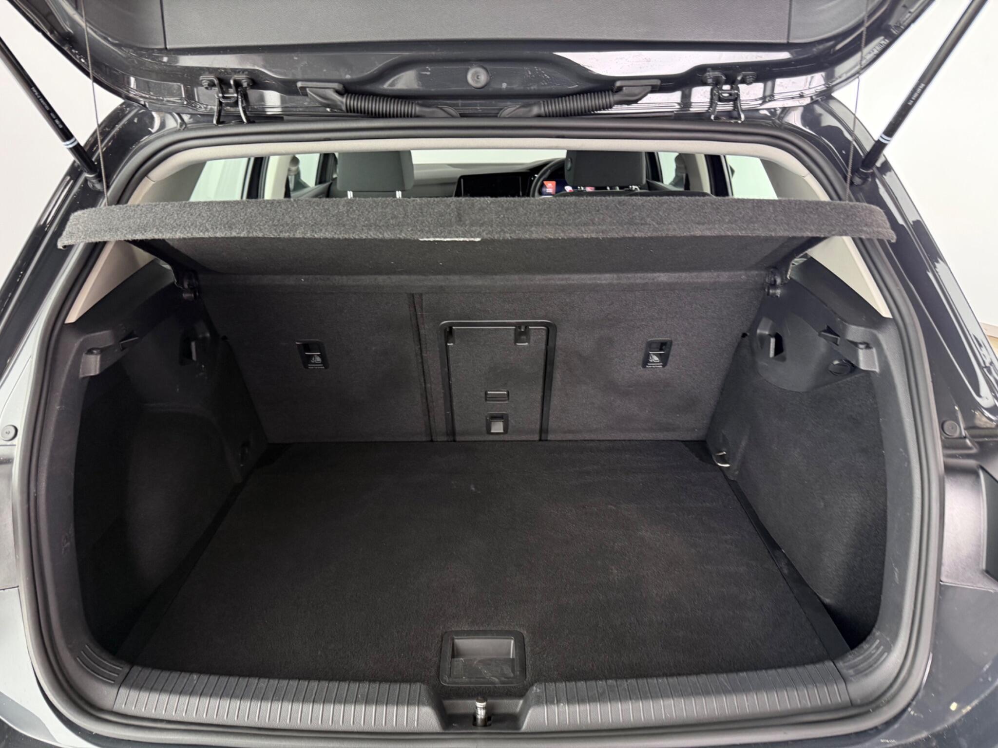 Volkswagen Golf view 9
