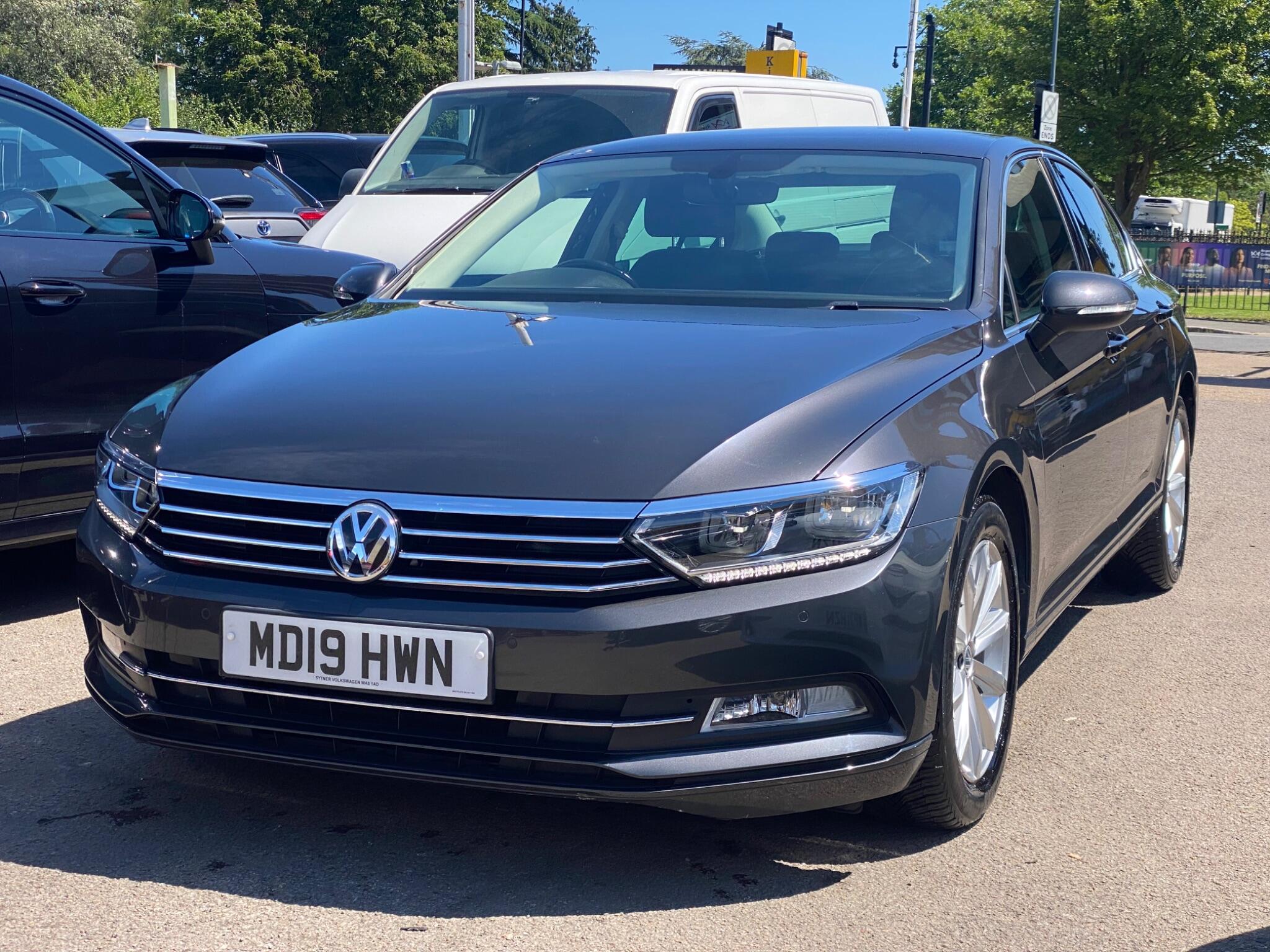 Volkswagen Passat view 7