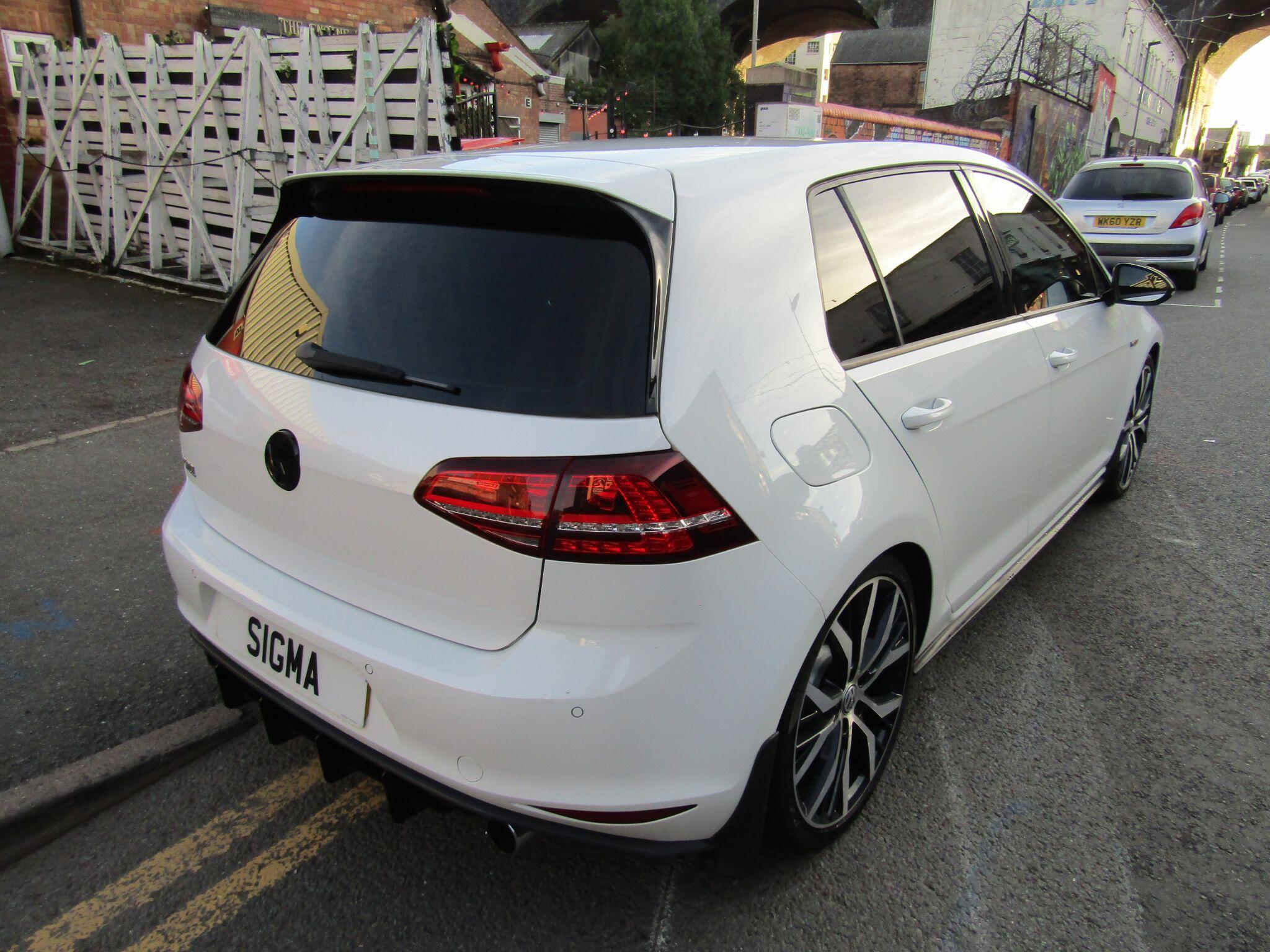Volkswagen Golf view 11