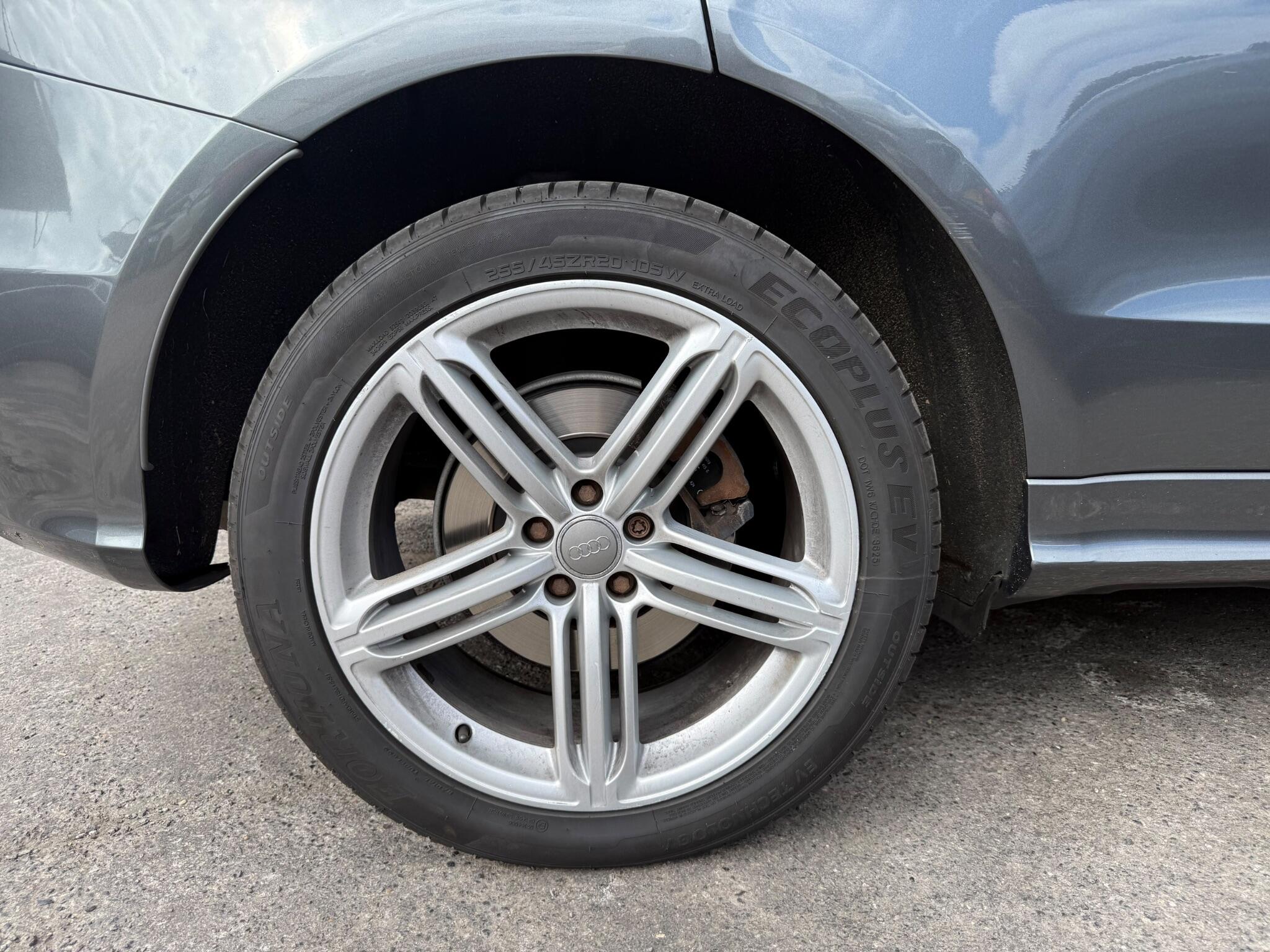 Audi Q5 view 22