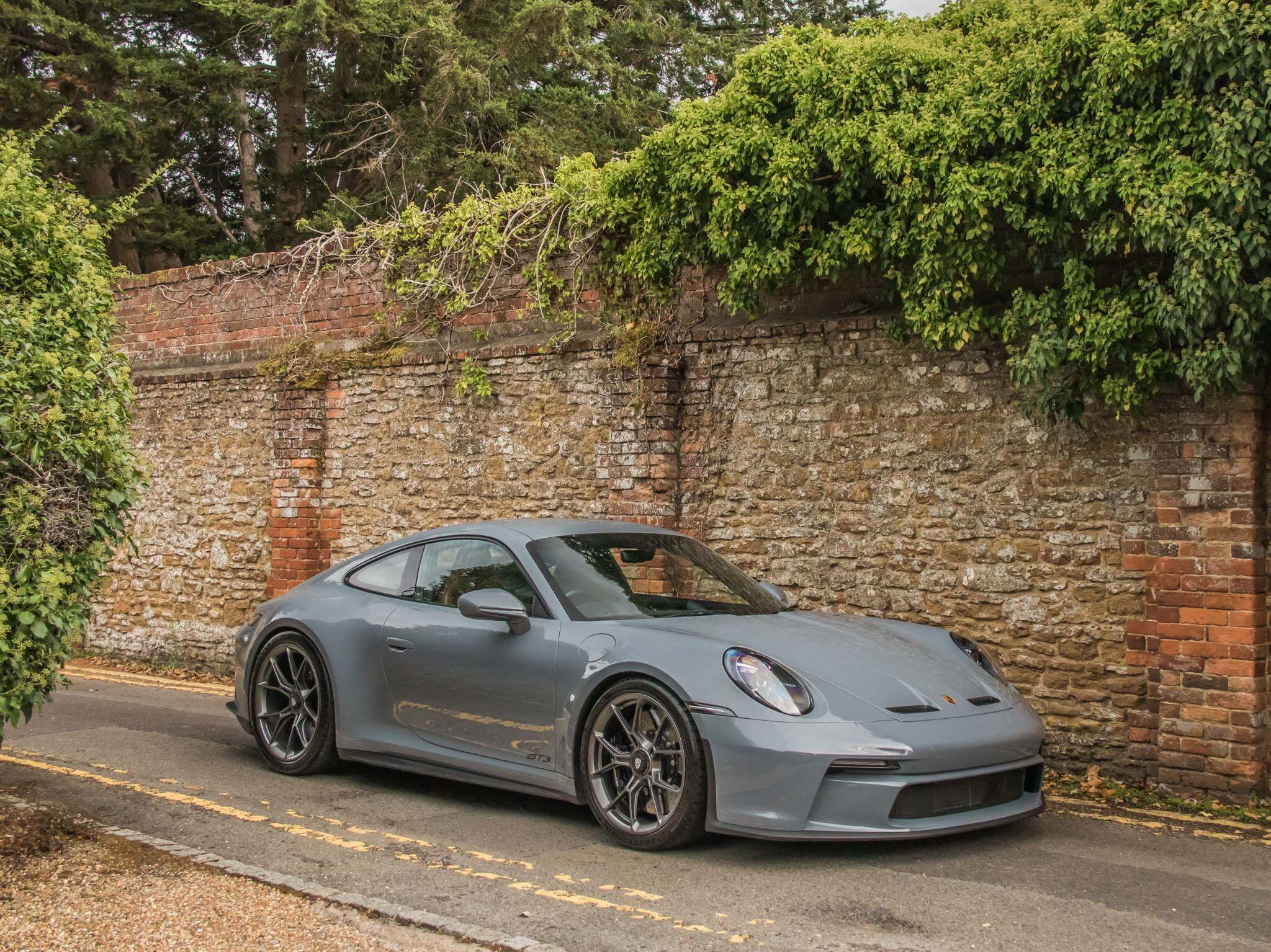 Porsche 911 view 13
