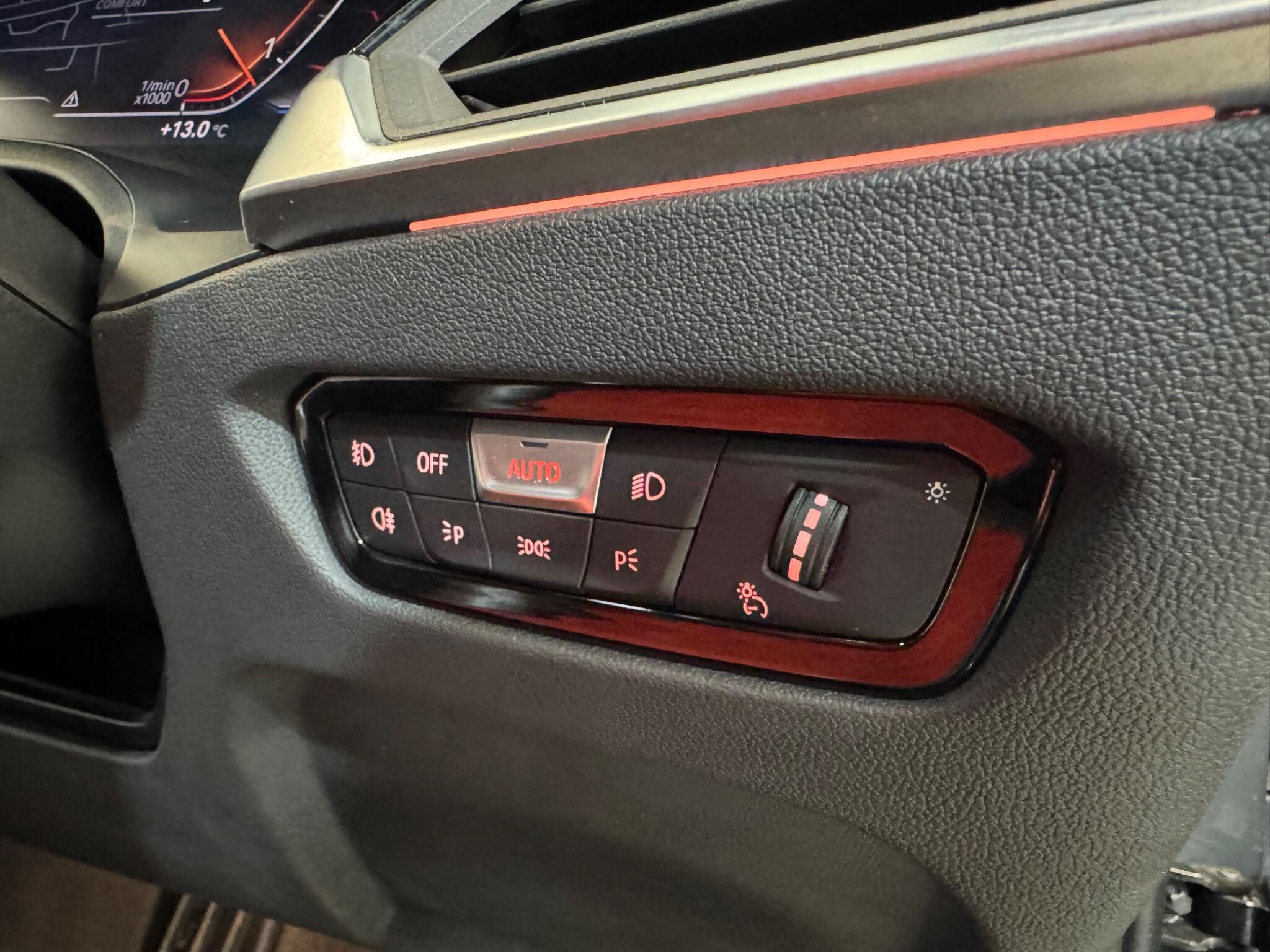 BMW 3 Series view 25