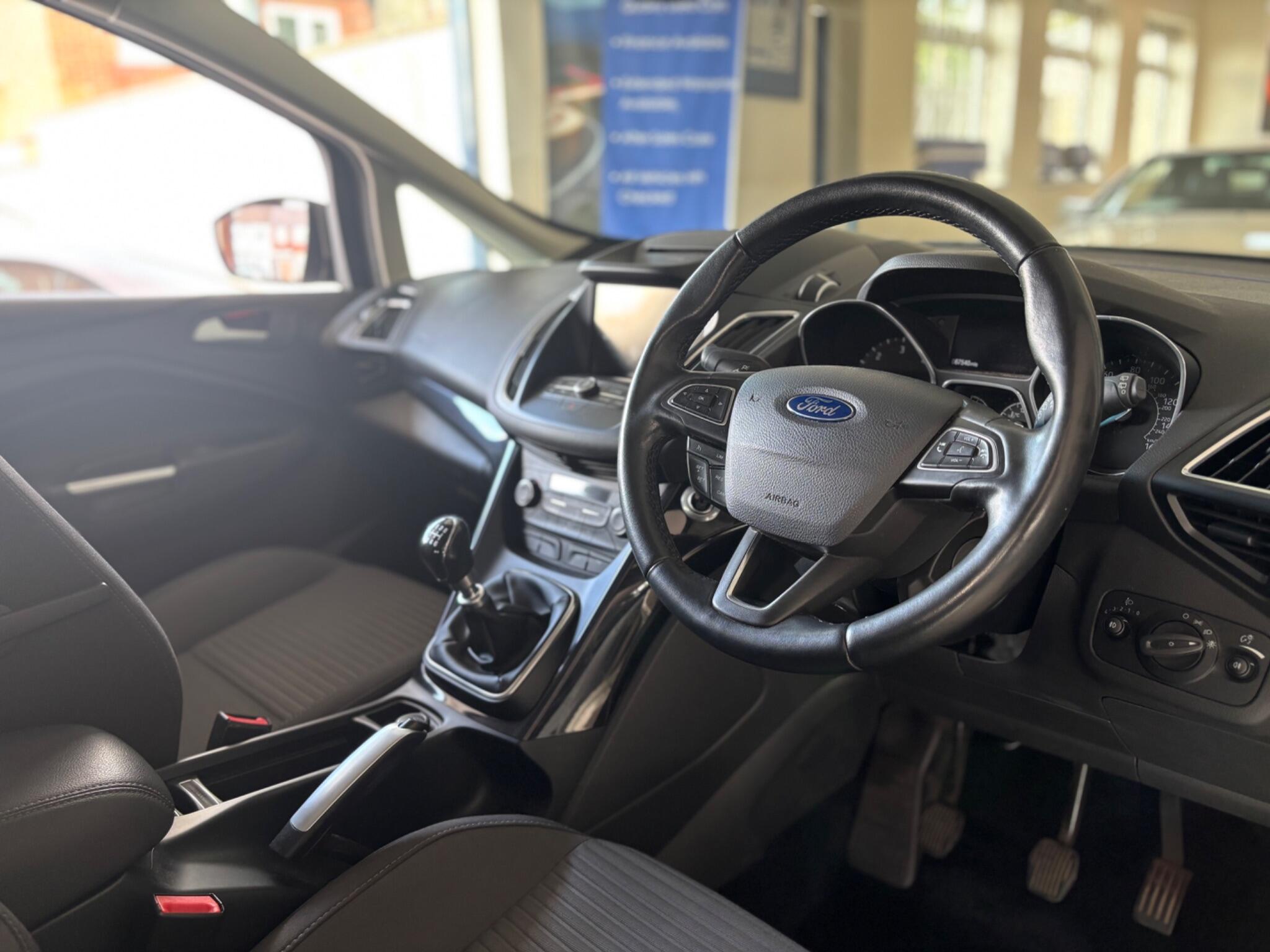 Ford C-Max view 9