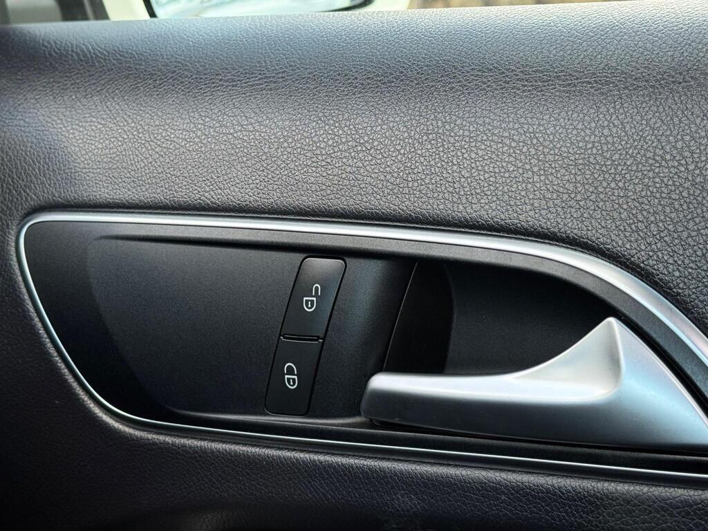 Mercedes-Benz Gla view 46