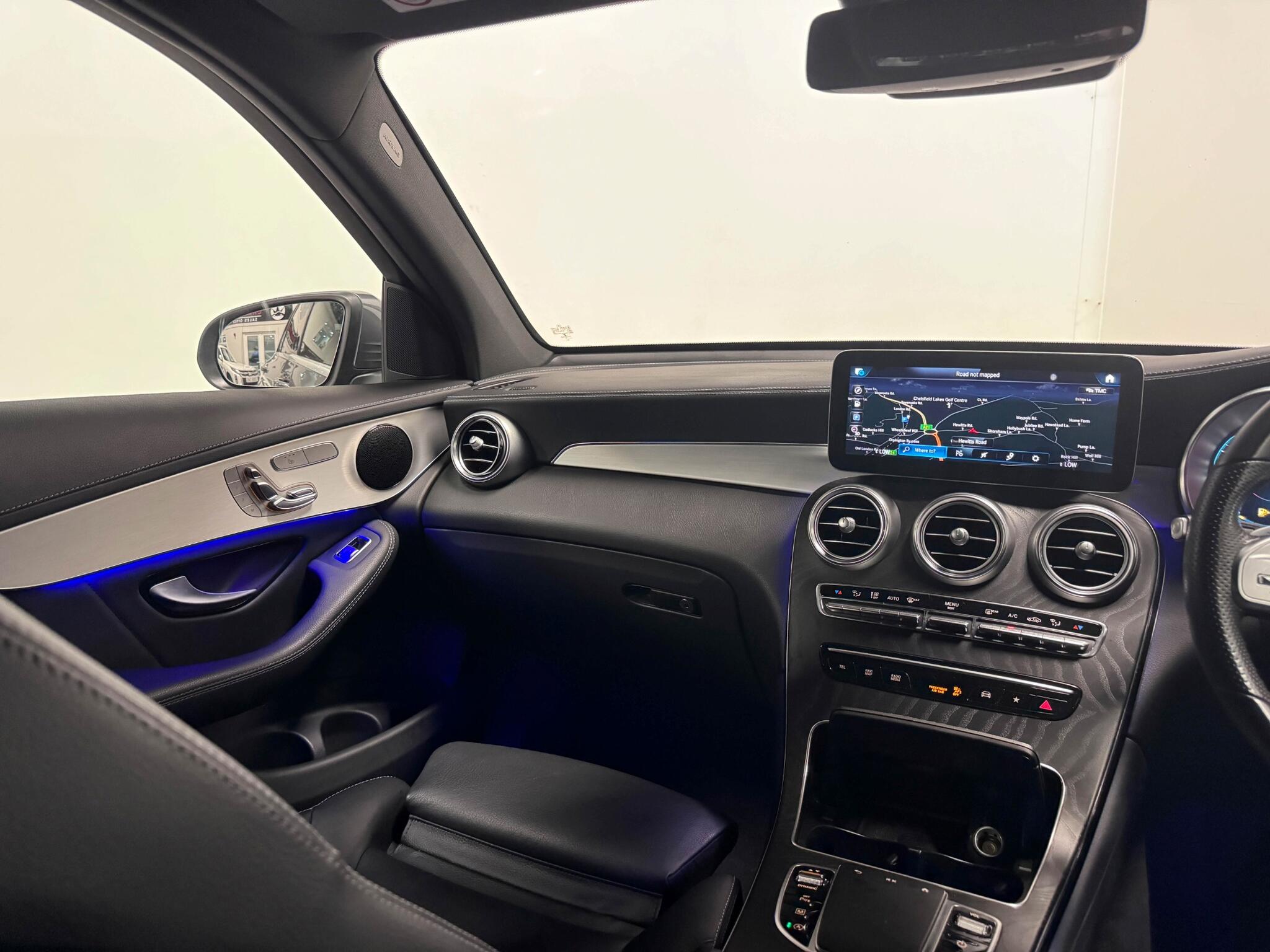 Mercedes-Benz GLC view 26
