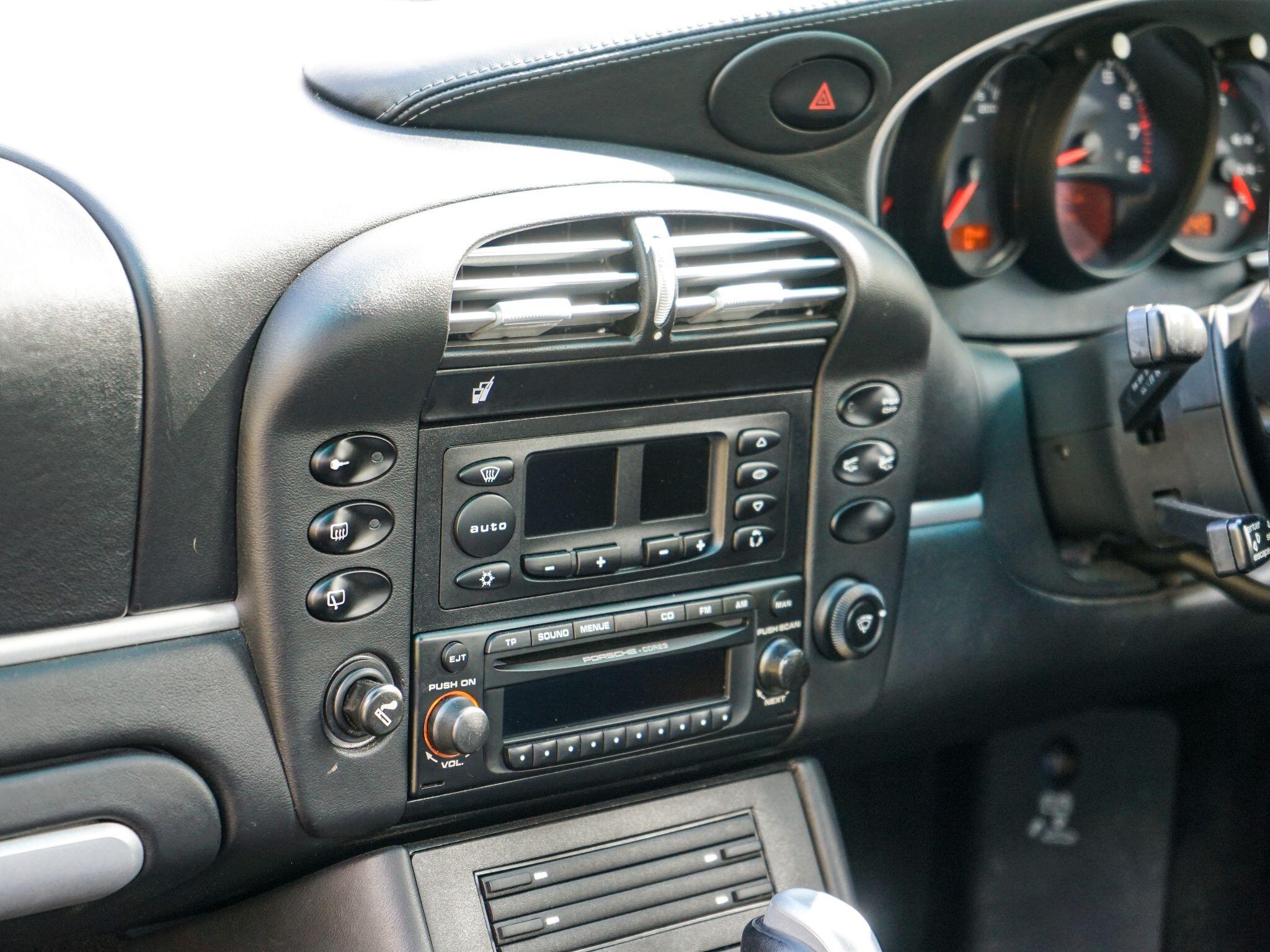 Porsche 911 view 16