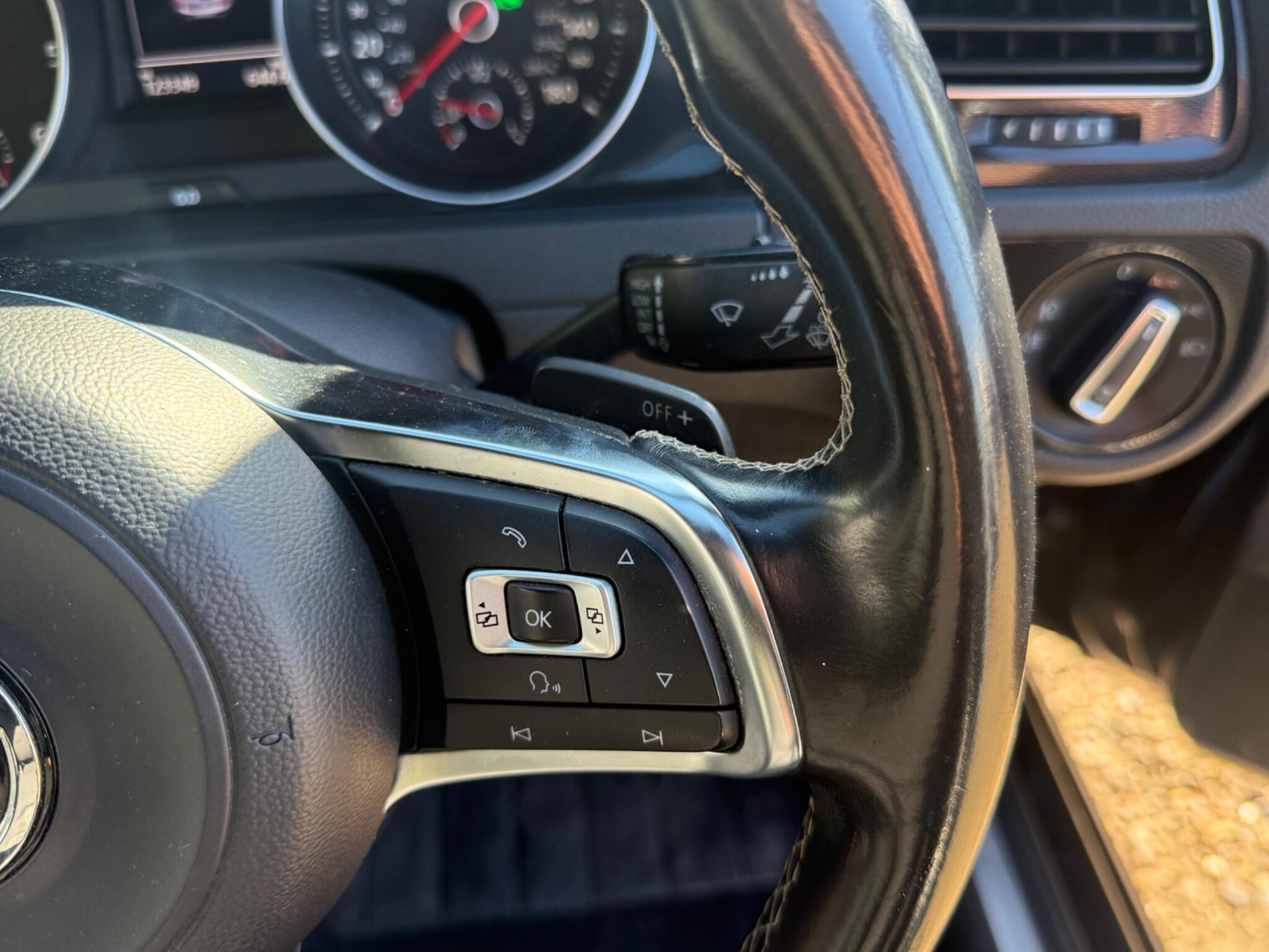 Volkswagen Golf view 23