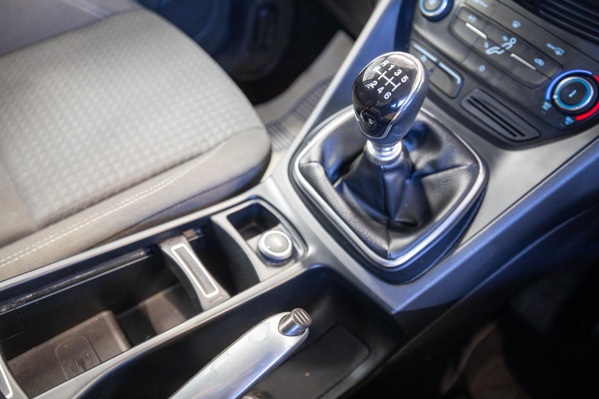 Ford C-Max view 24