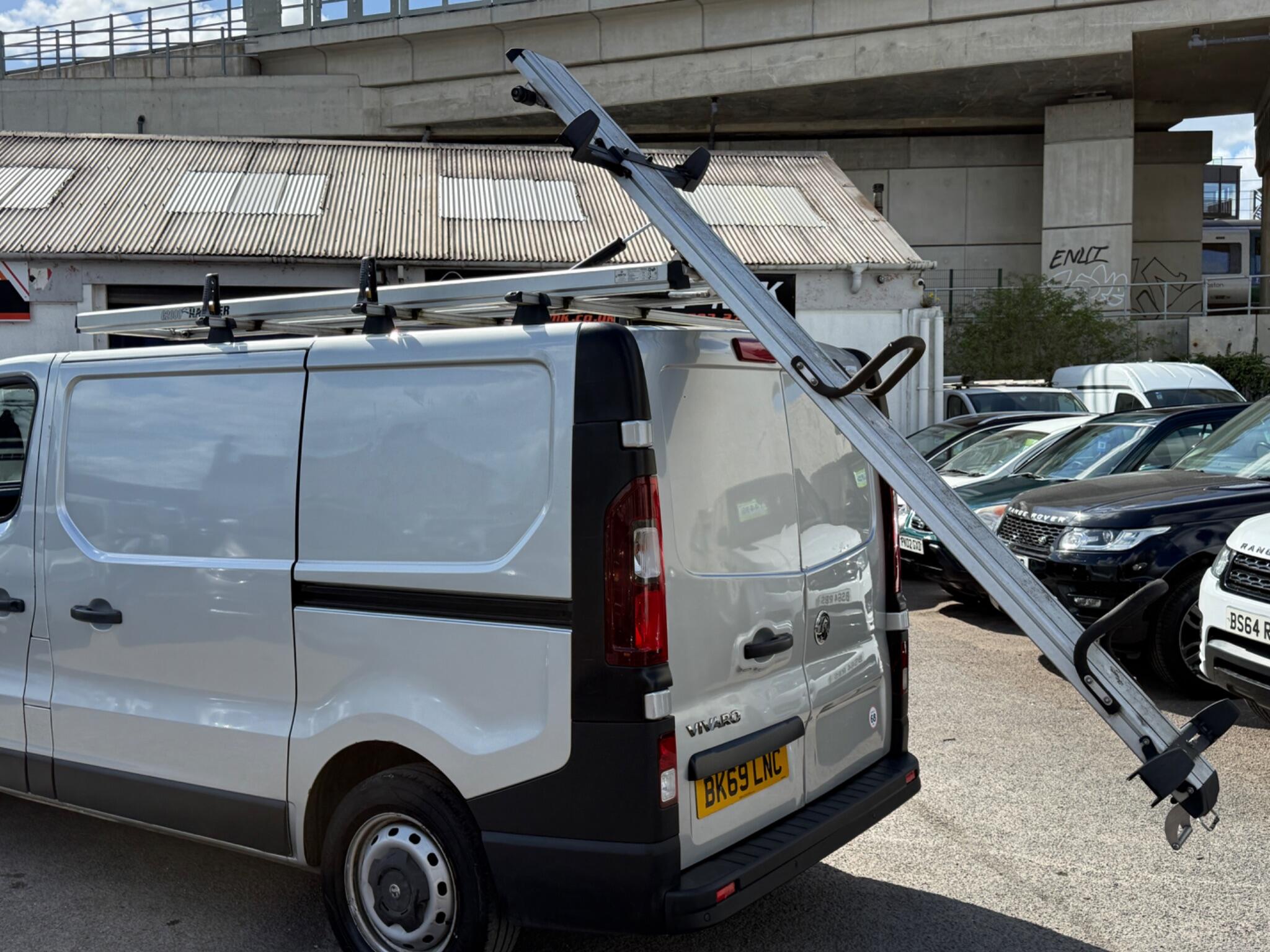 Vauxhall Vivaro - Image 28
