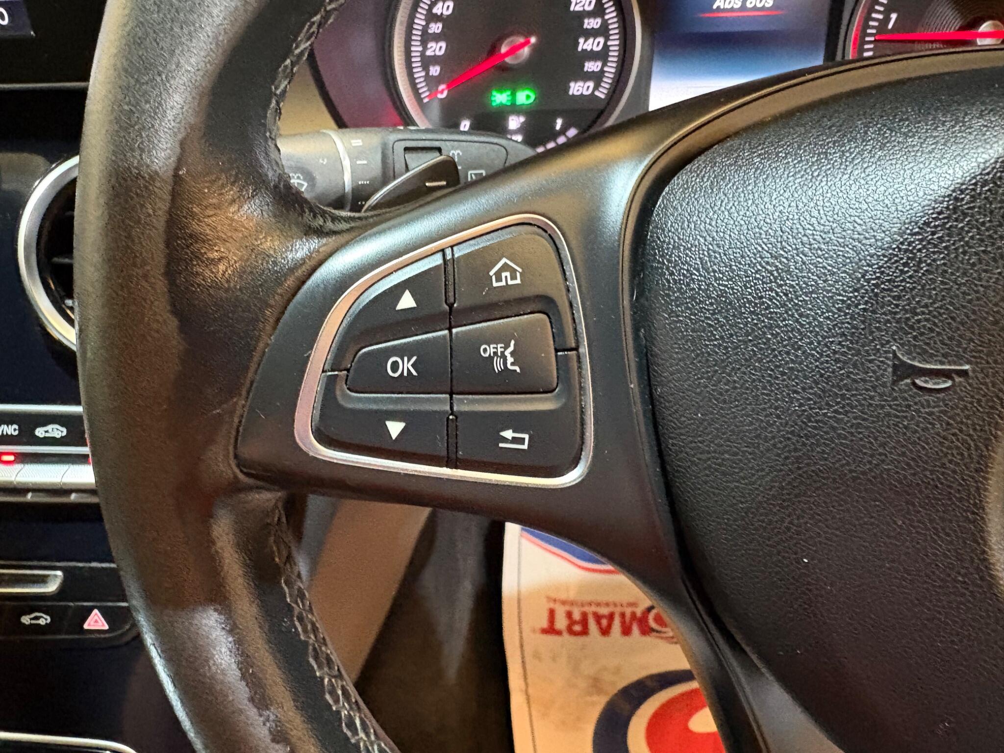 Mercedes-Benz C Class view 33