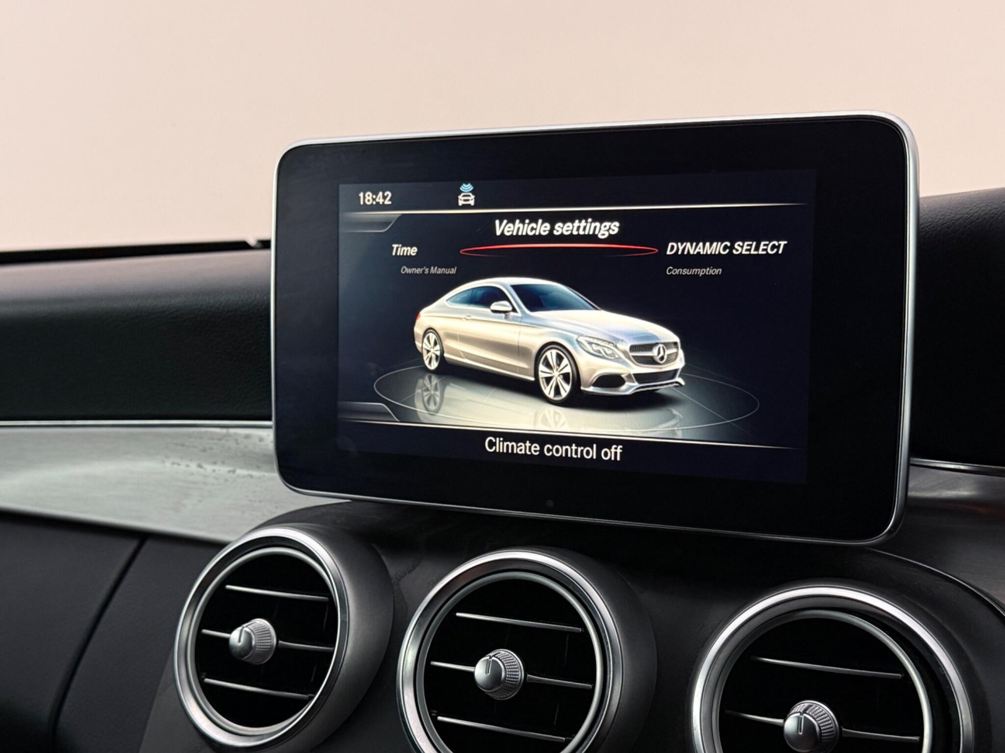 Mercedes-Benz C-Class view 30