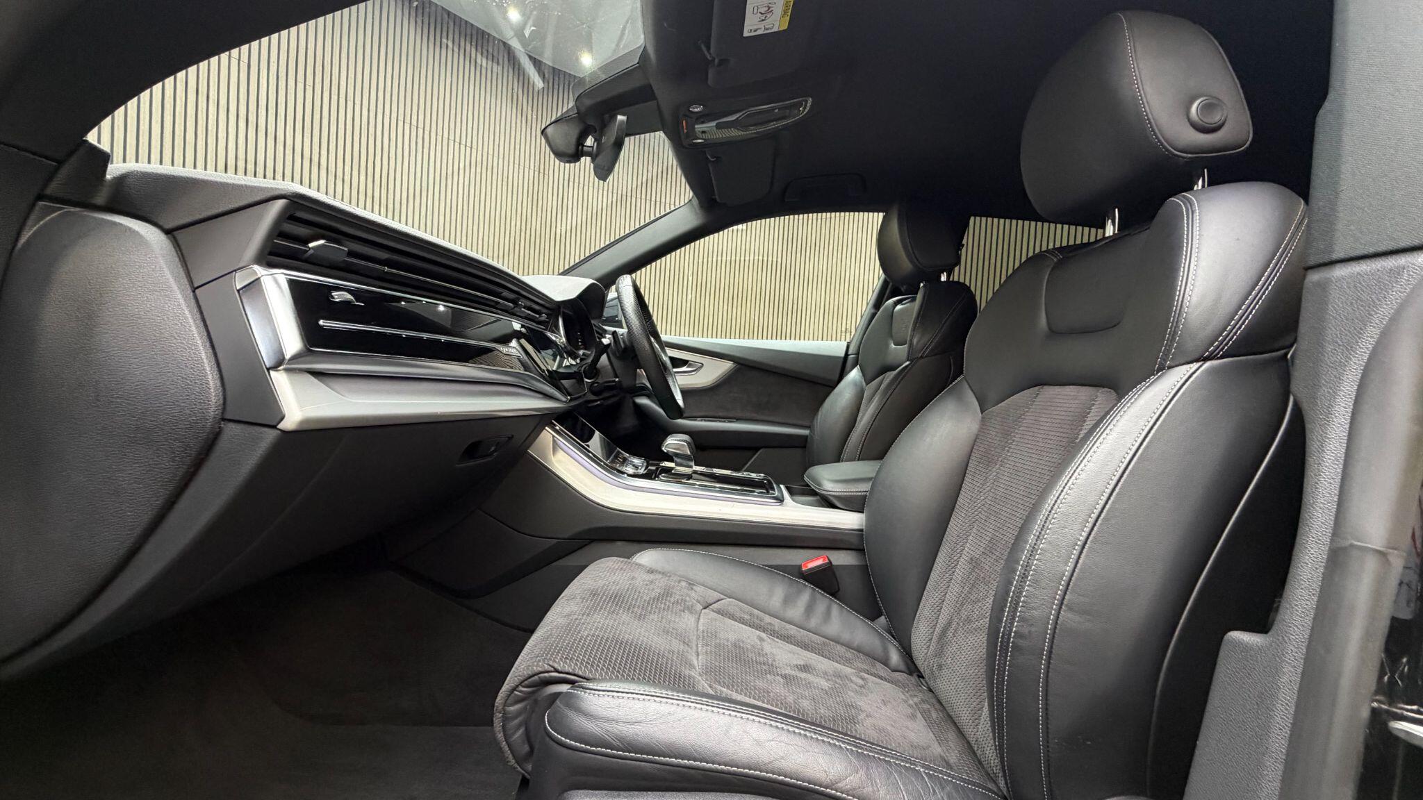 Audi Q8 view 3