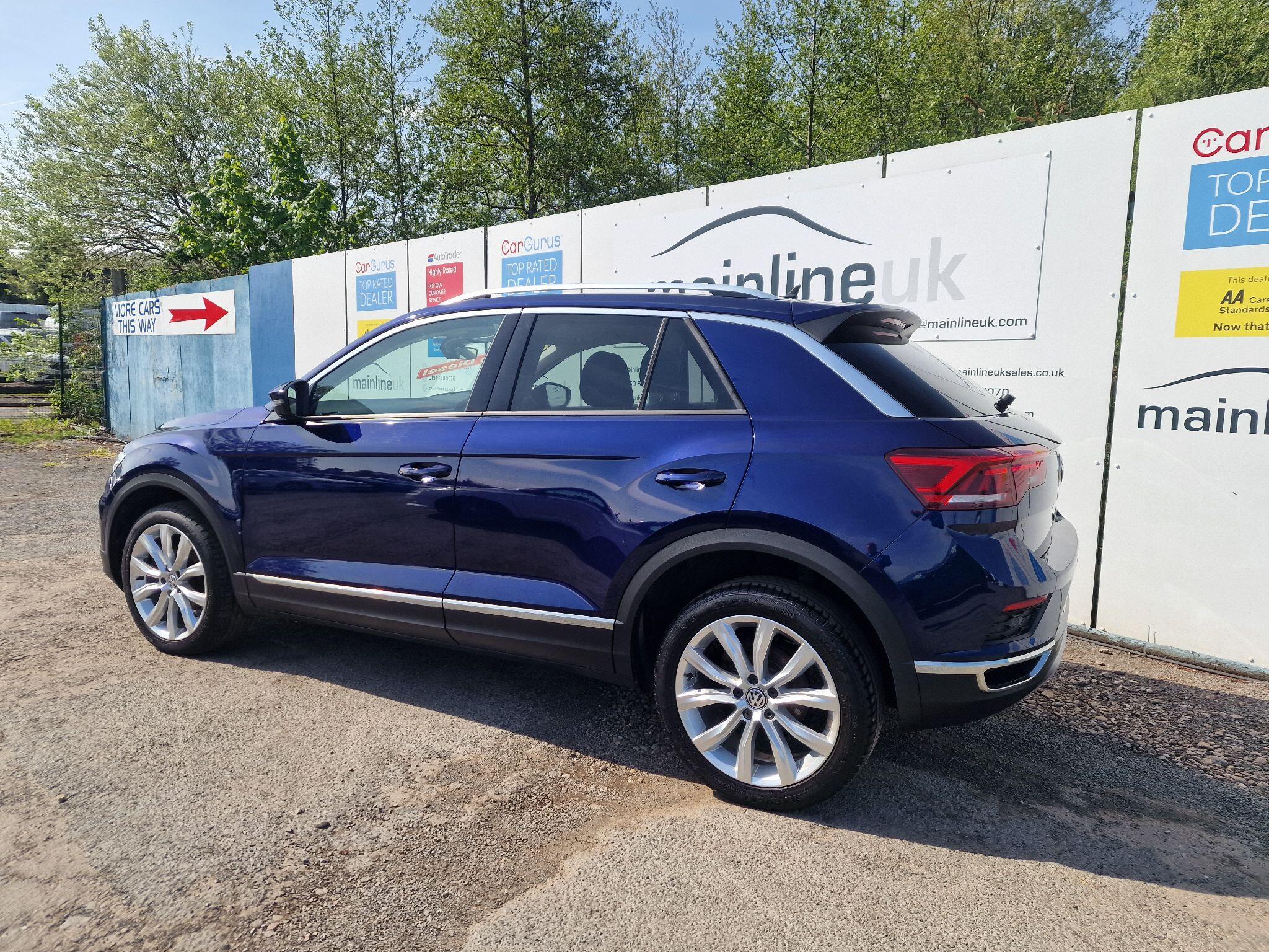 Volkswagen T-Roc view 5