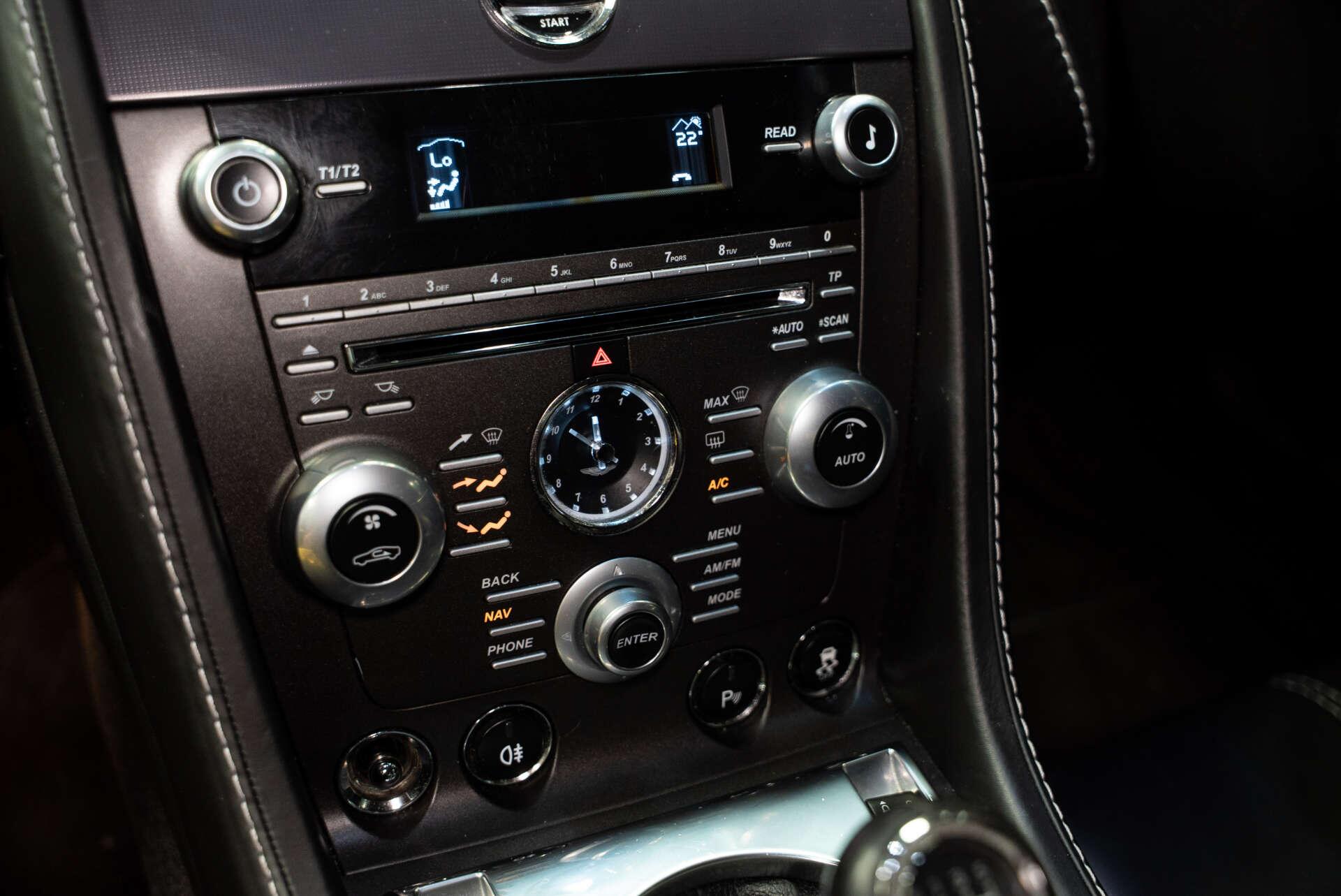 Aston Martin Vantage view 17