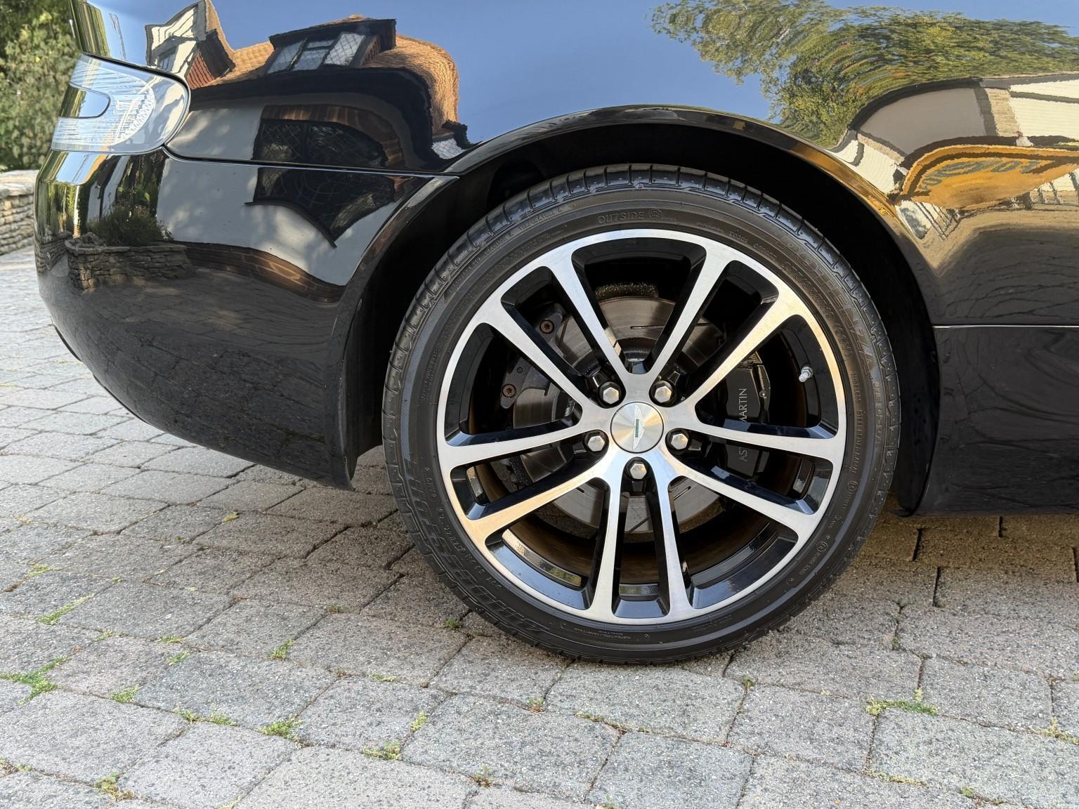 Aston Martin DB9 view 9