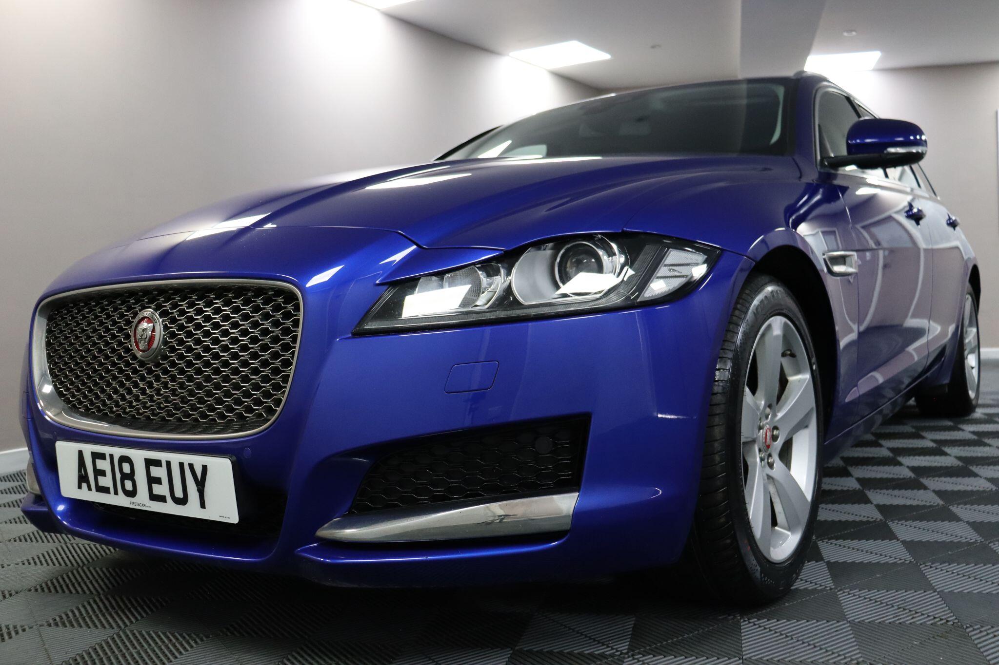 Jaguar XF view 28