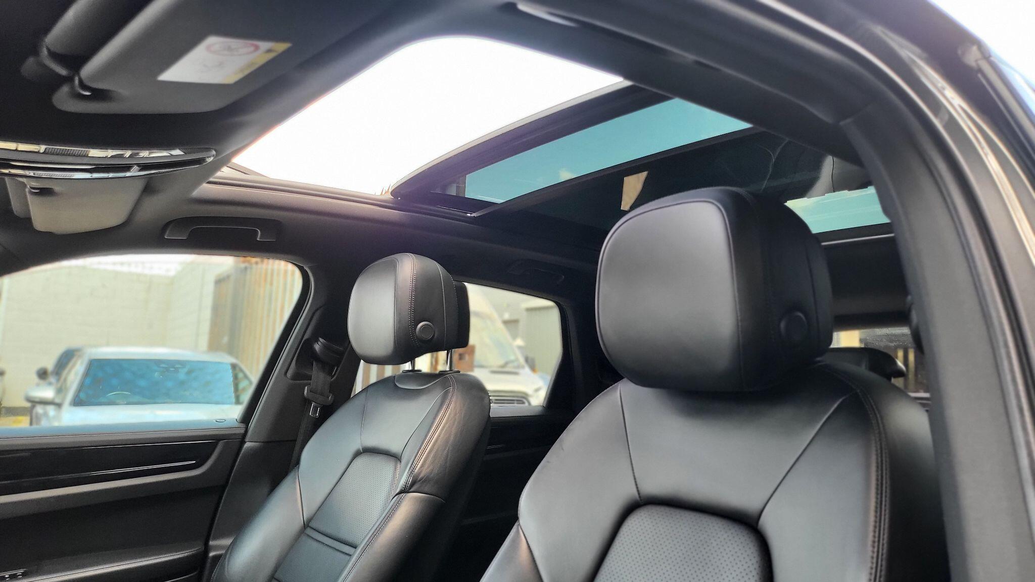 Porsche Cayenne view 37