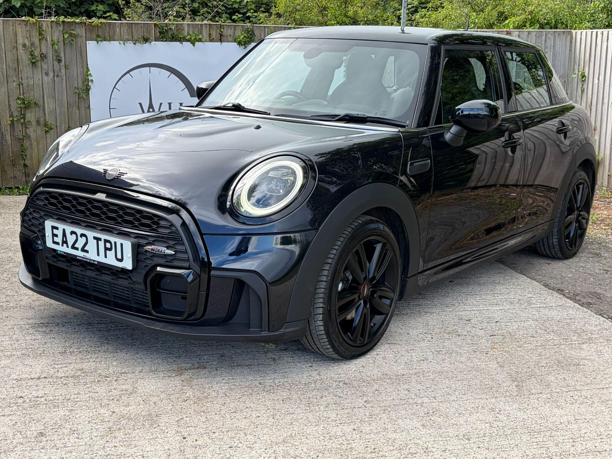 Mini Hatch view 3