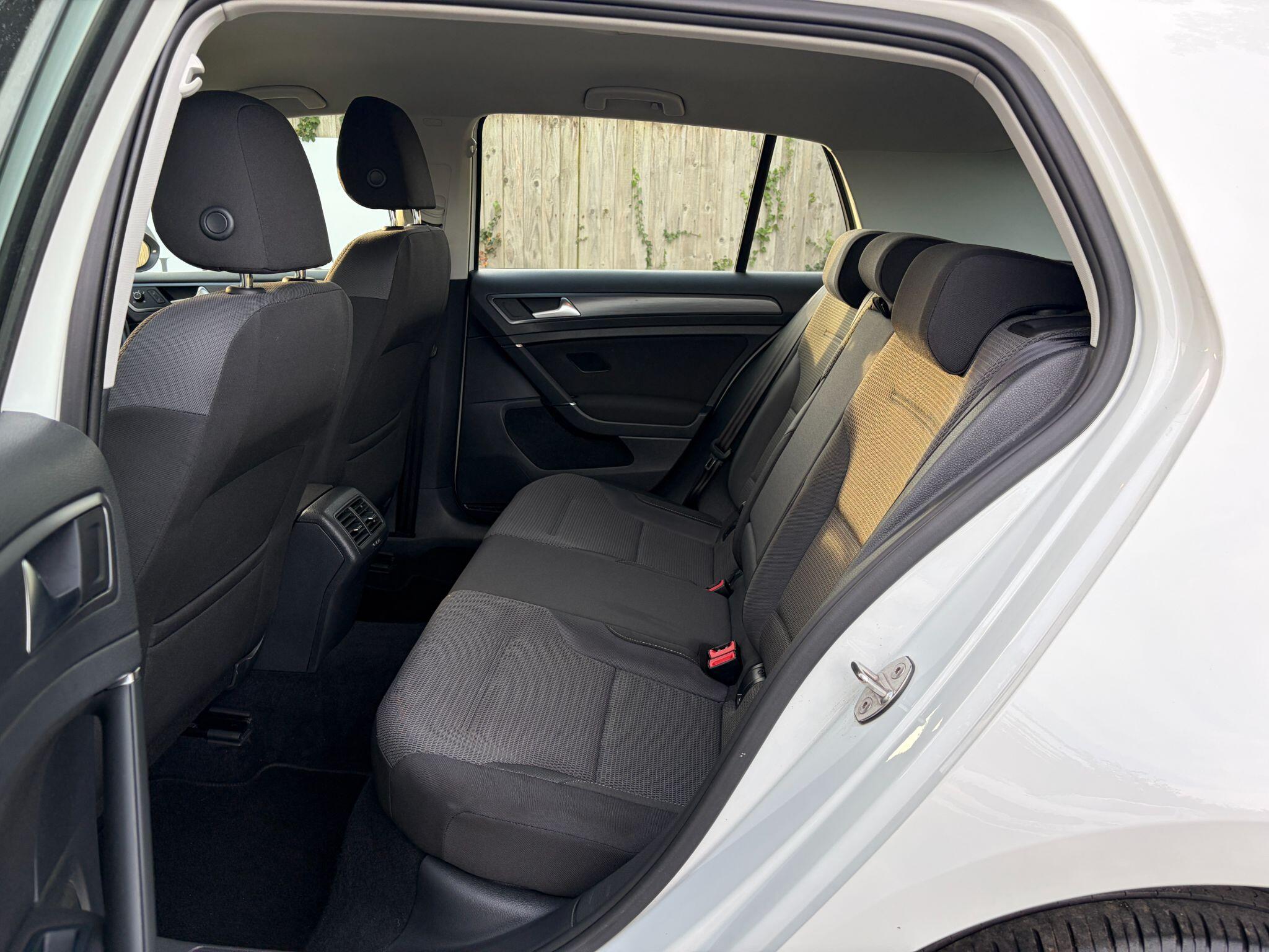 Volkswagen Golf view 14