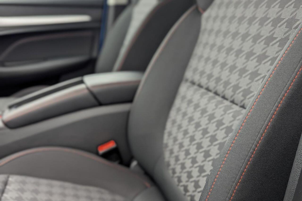 MG ZS view 27
