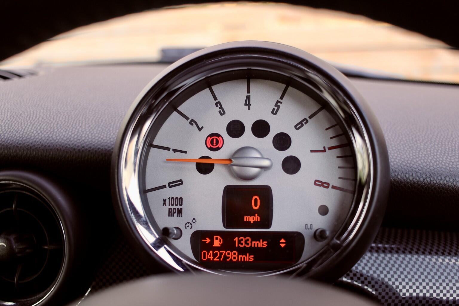 Mini Hatch view 22