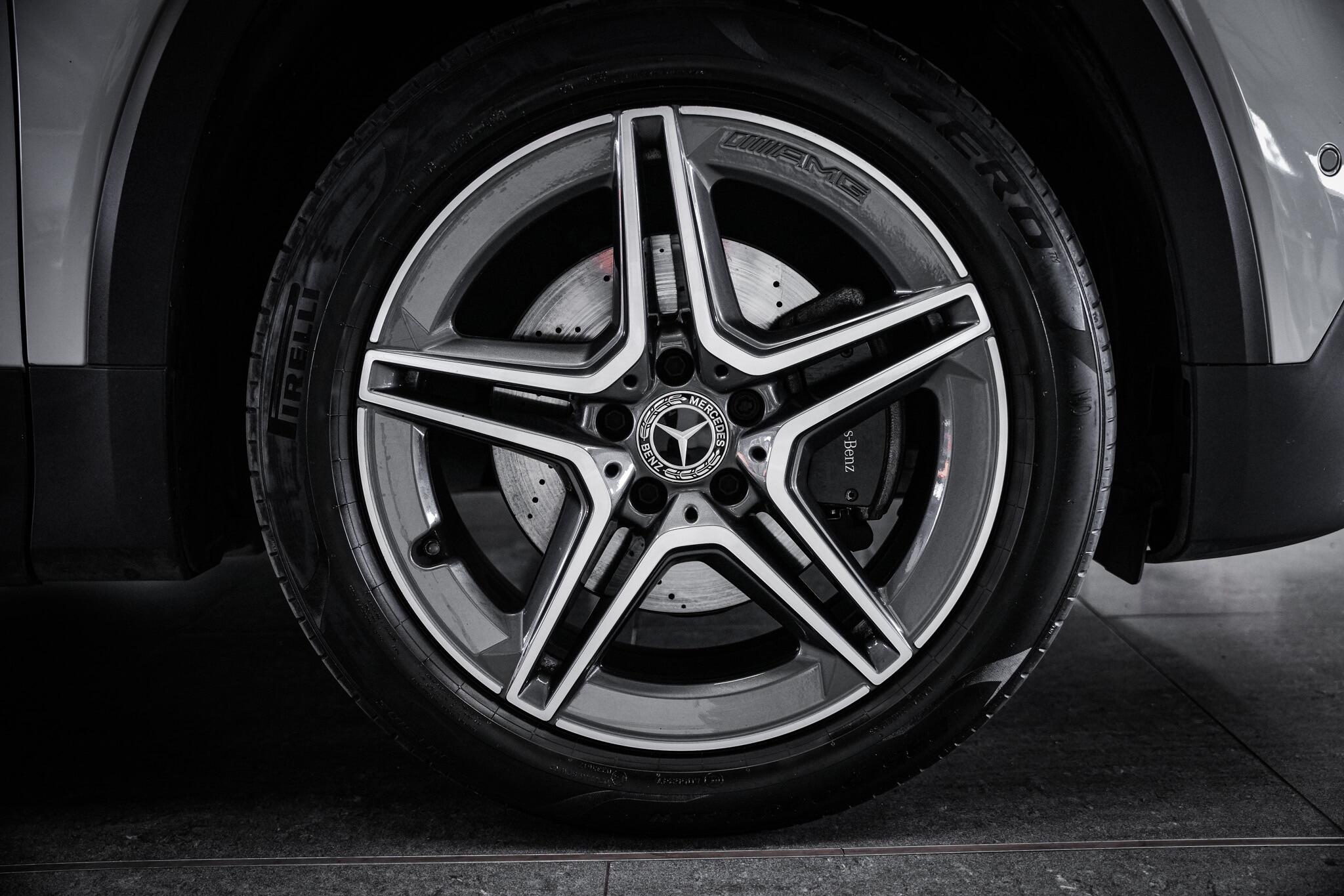 Mercedes-Benz GLB view 27
