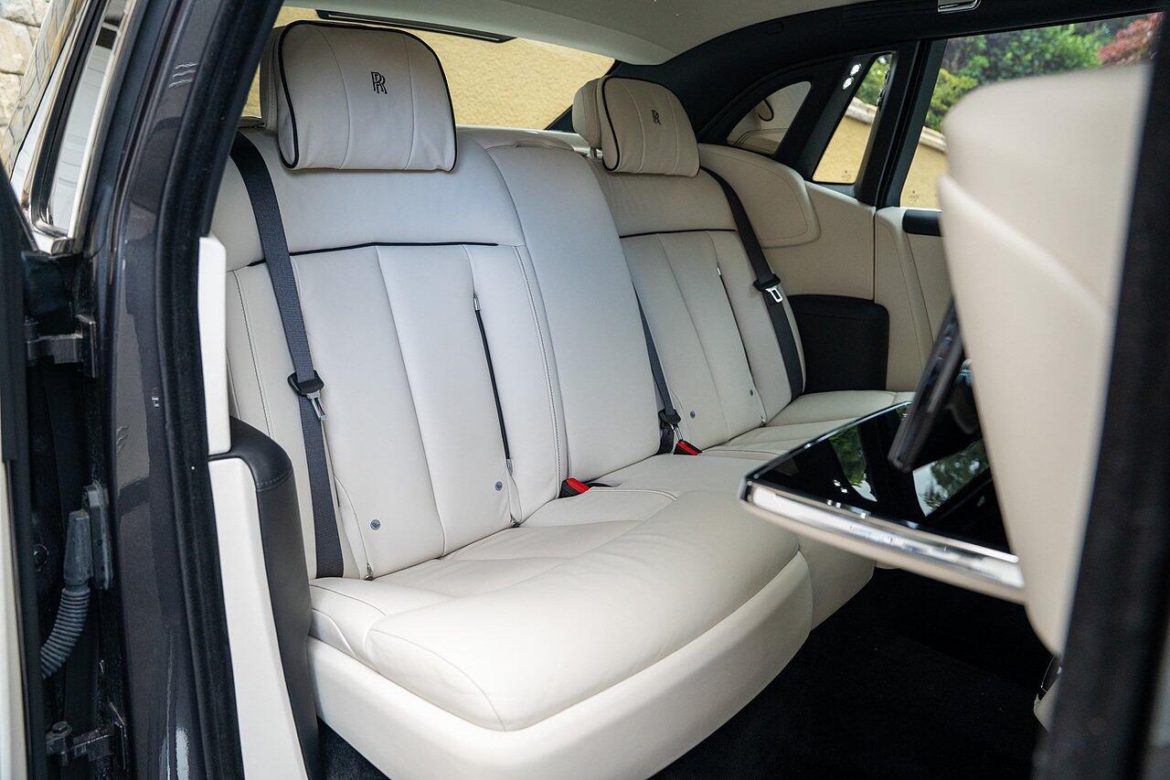 Rolls-Royce Phantom view 52
