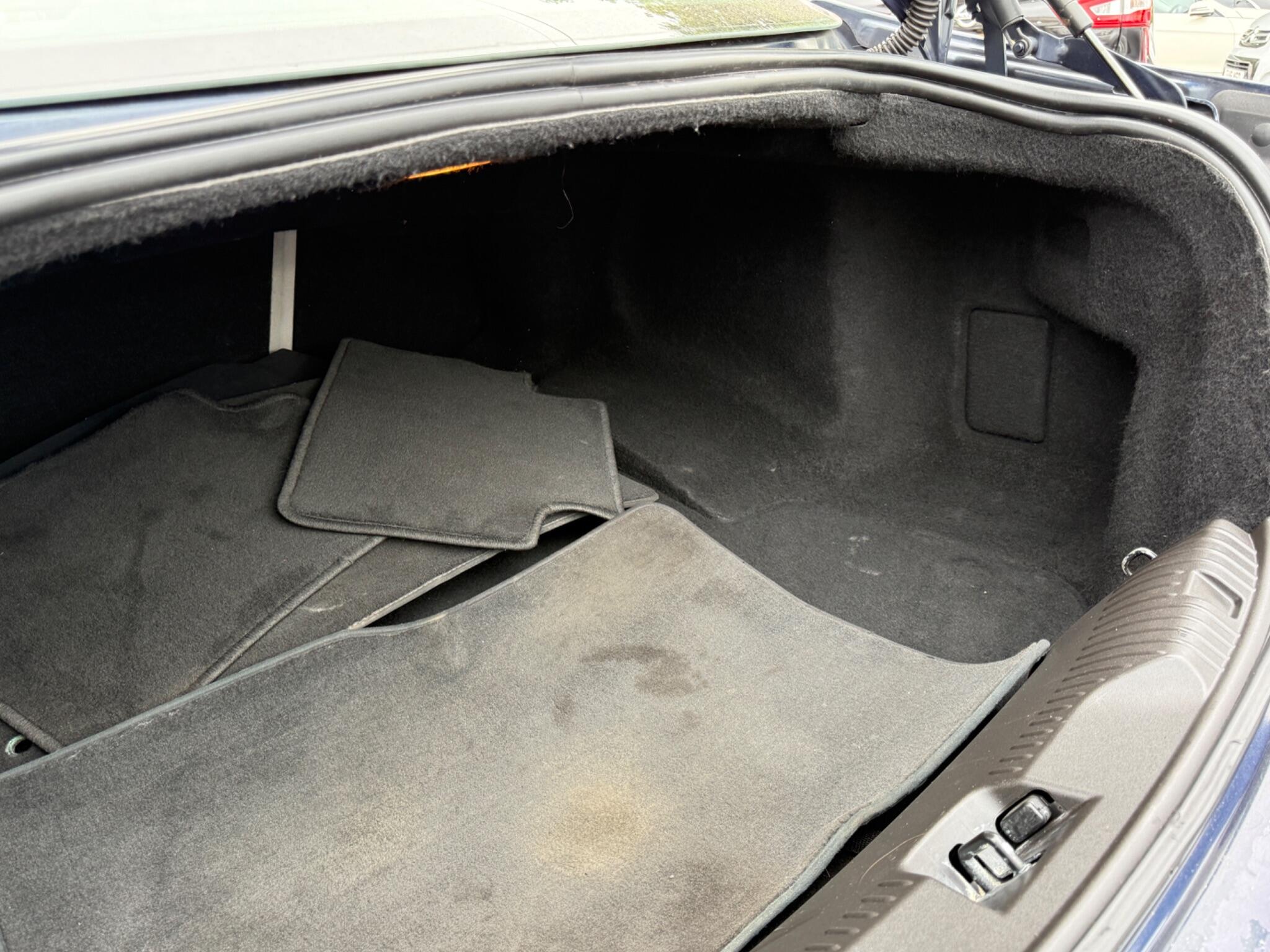 Jaguar XF - Image 40