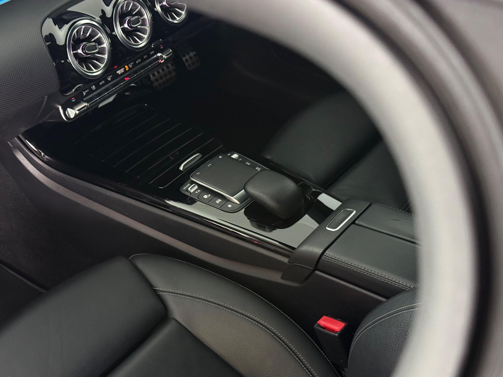 Mercedes-Benz Cla view 31