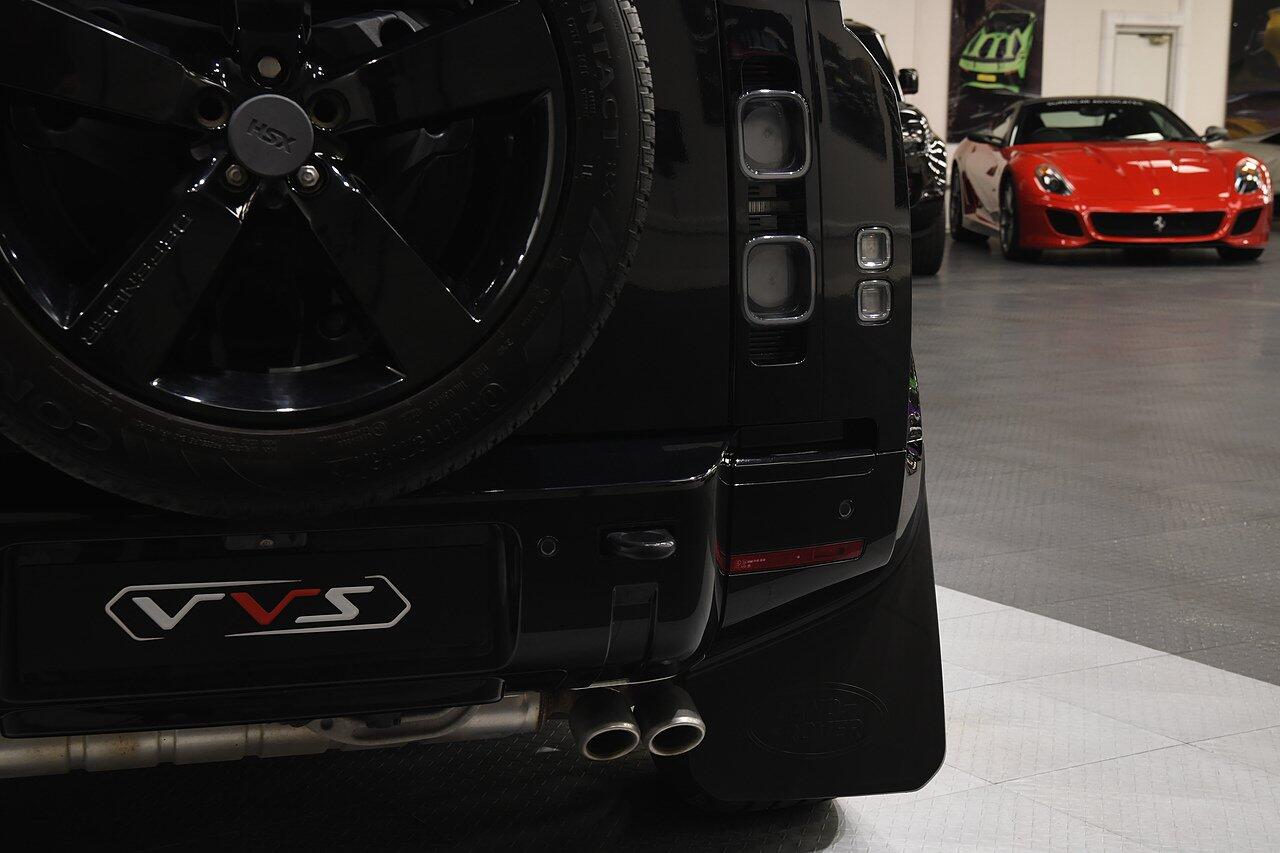 Land Rover Defender view 38