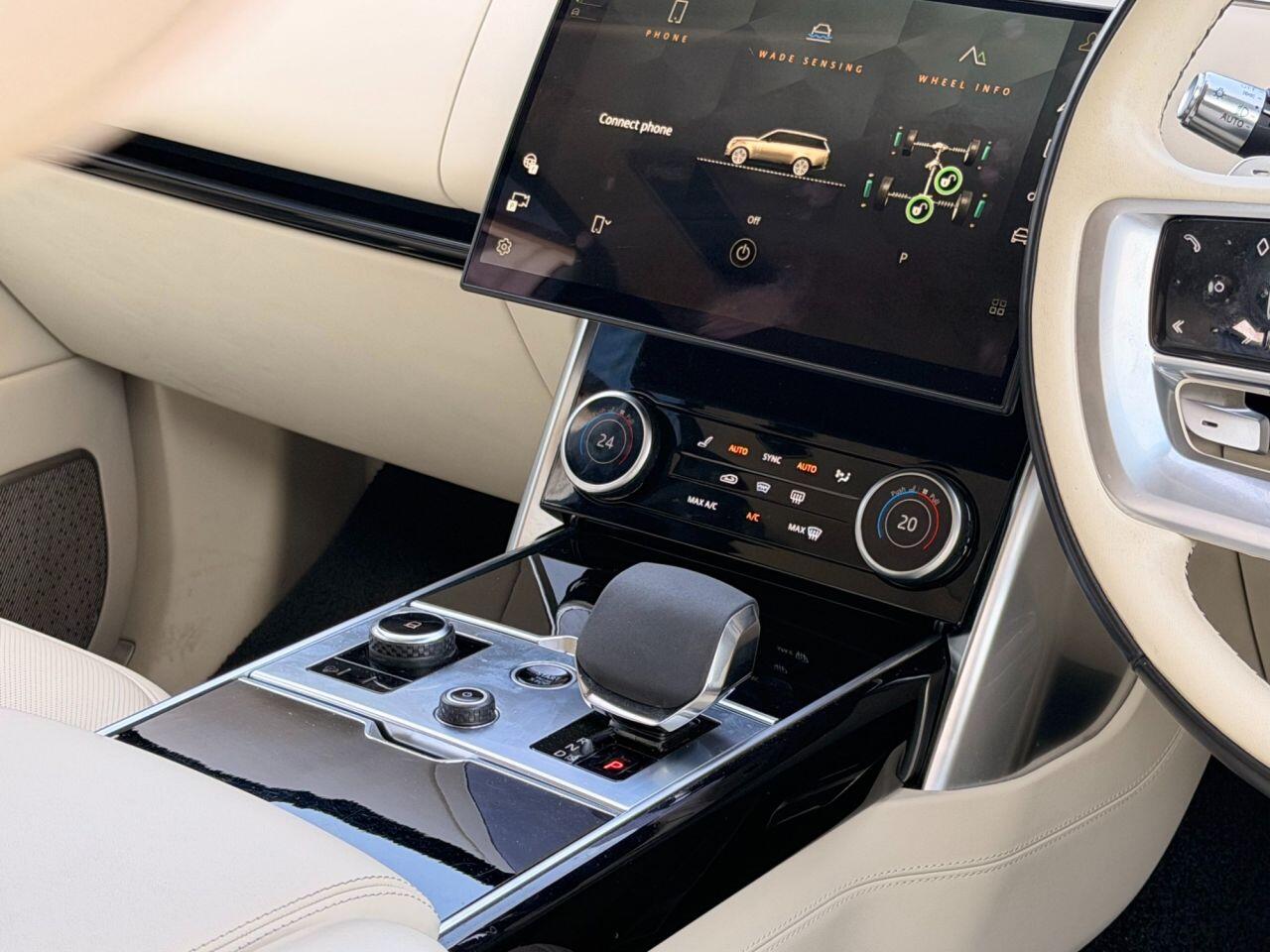 Land Rover Range Rover view 26